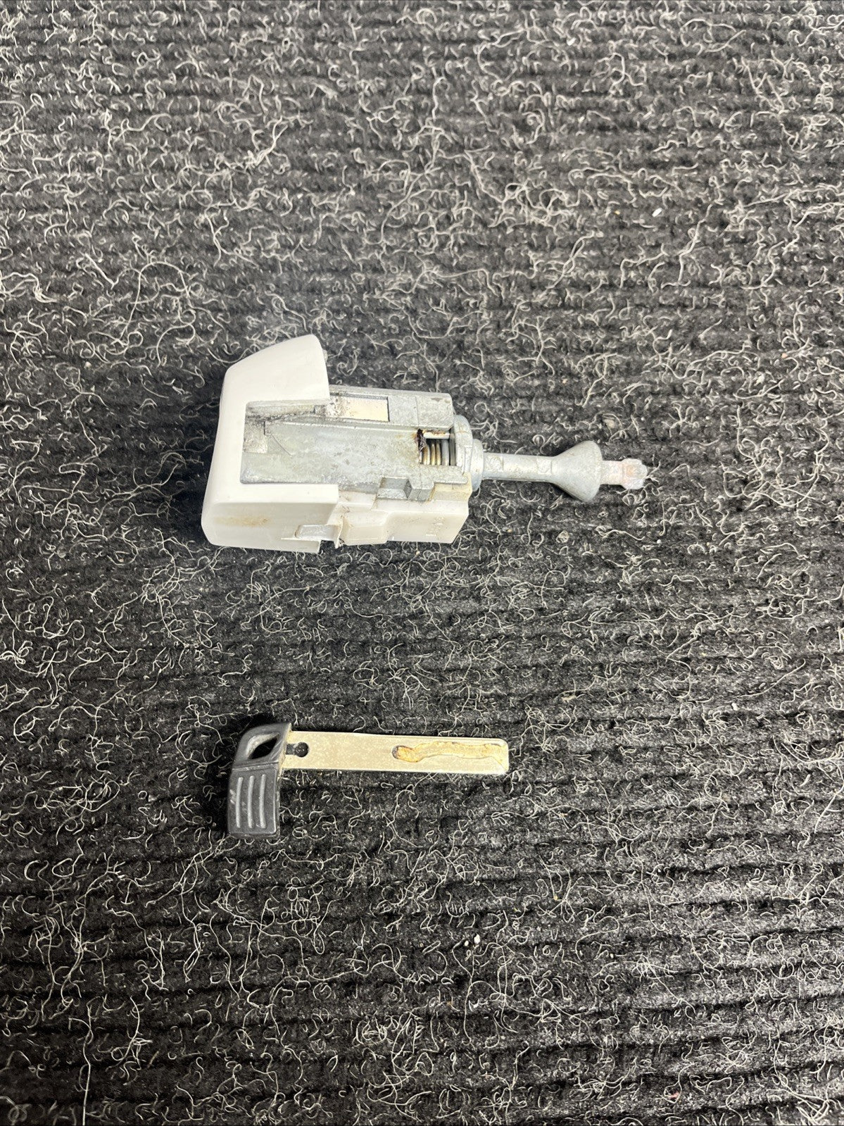 ☑️ 07-13 OEM BMW E92 E93 M3 Left Driver Door Lock Key Cylinder Mechanism White