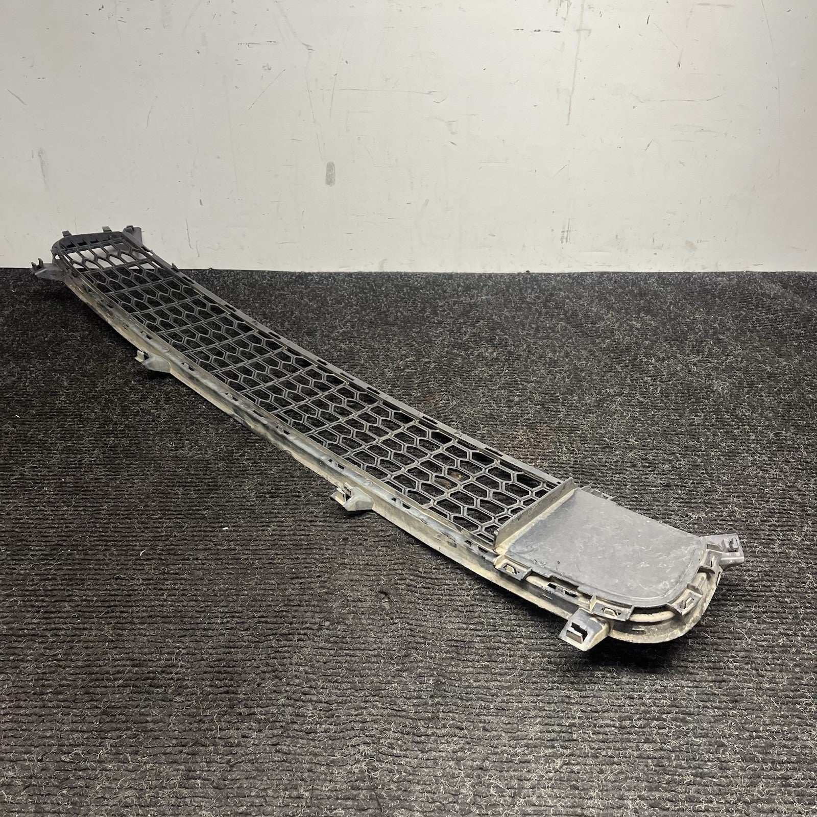☑️ 11-13 BMW E70 X5 GRILLE MESH TRIM FRONT BOTTOM LOWER BUMPER OEM 081523
