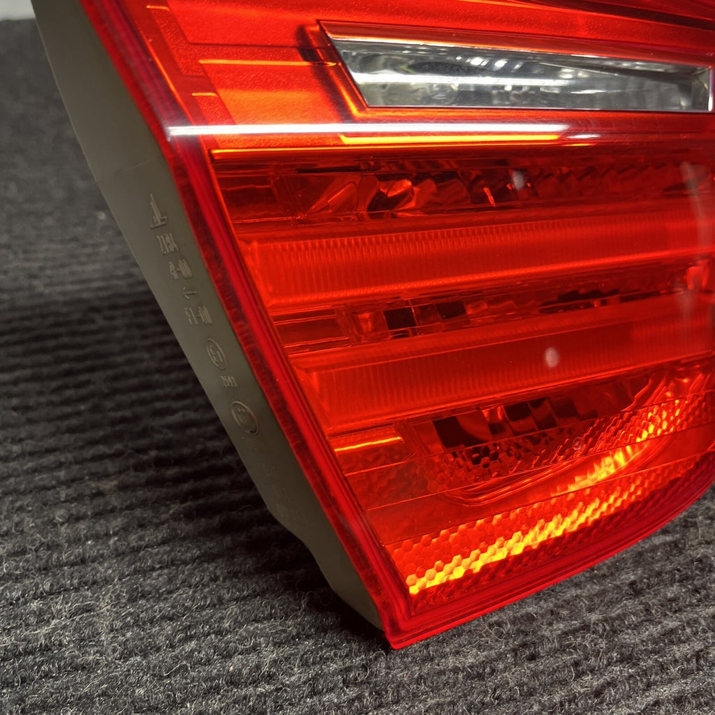 ☑️ 09-11 OEM BMW E90 LCI Sedan Rear Left Driver Side Inner Tail Light Trunk Lid