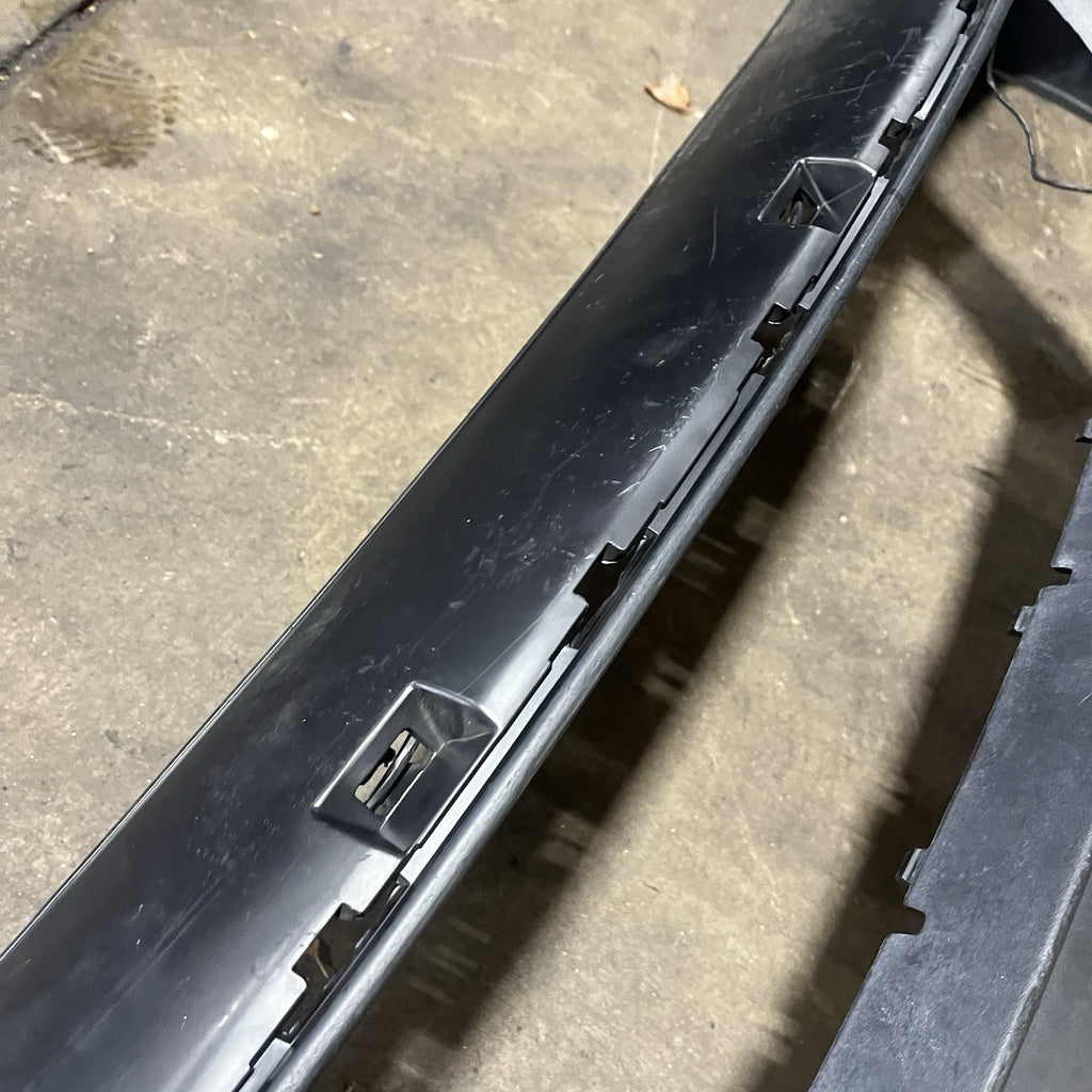 ☑️ 2009-2013 BMW X5 - Front Lower Bumper Valance 7222371