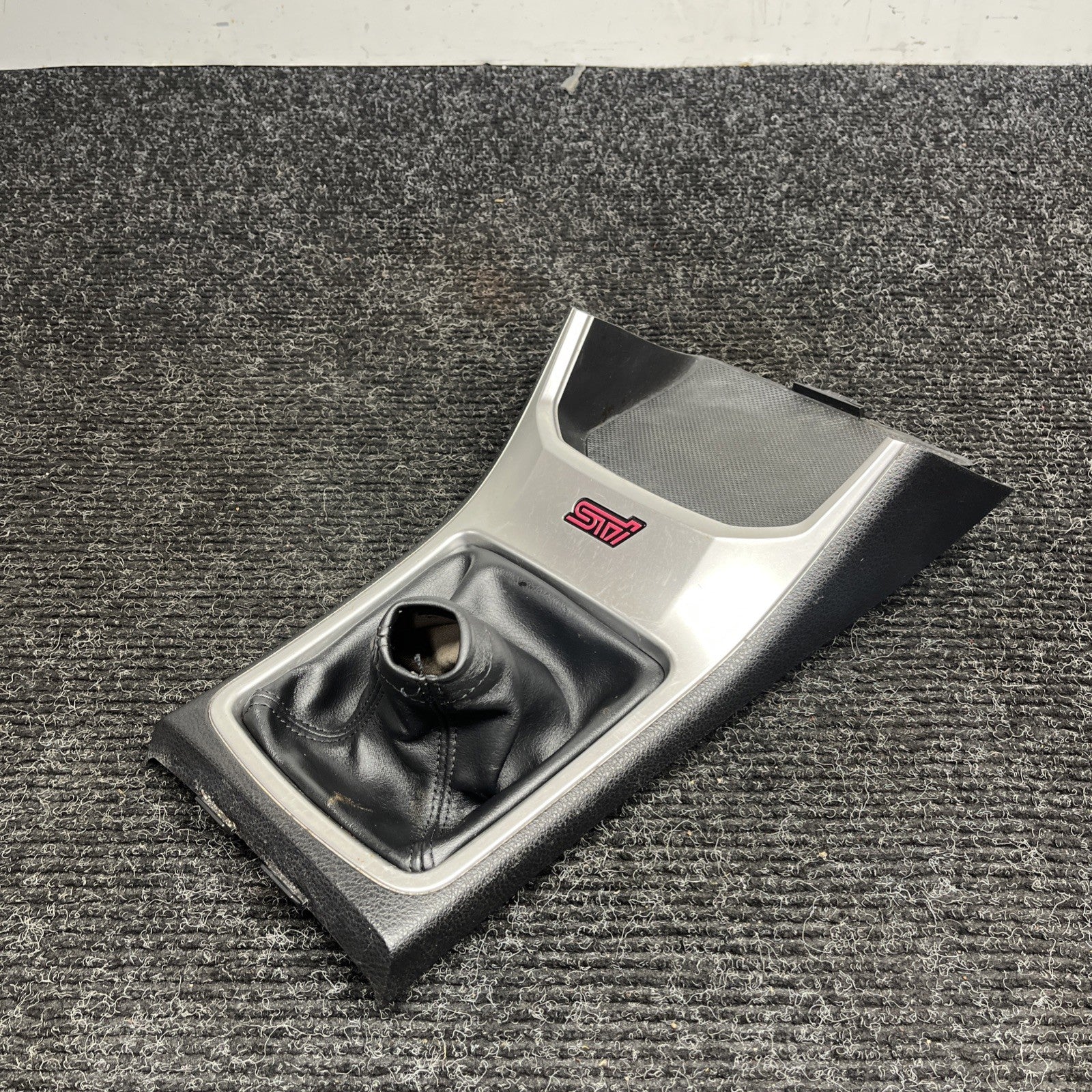 ☑️ 08-14 SUBARU WRX STI CENTER CONSOLE MANUAL GEAR SHIFT BOOT TRIM COVER OEM