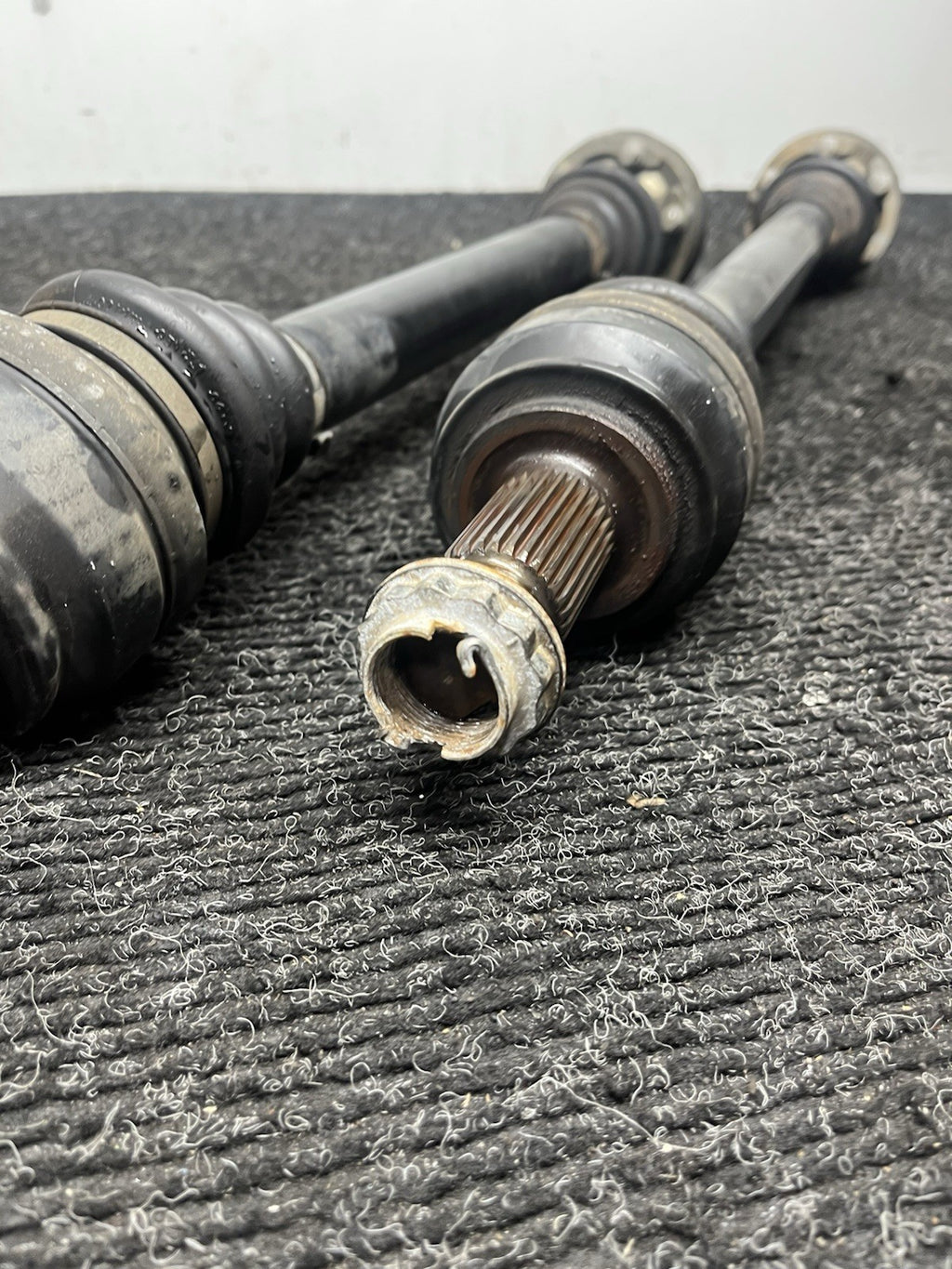 ☑️07-13 BMW E82 E88 E92 E93 A/T AUTOMATIC REAR L/R AXLE SHAFT SET 7580325/6 OEM