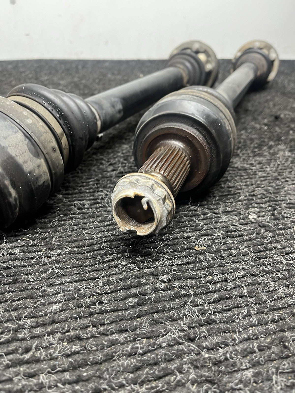 ☑️07-13 BMW E82 E88 E92 E93 A/T AUTOMATIC REAR L/R AXLE SHAFT SET 7580325/6 OEM