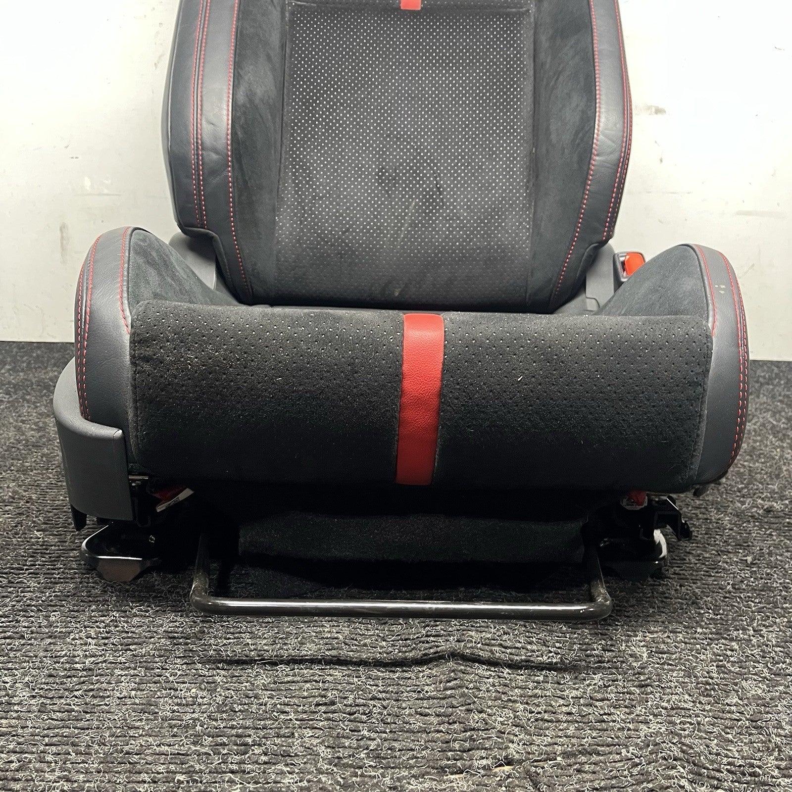 ☑️ 2022-2025 Subaru Brz Front Right Passenger Seat 64150CC060VL BLACK RED SUEDE