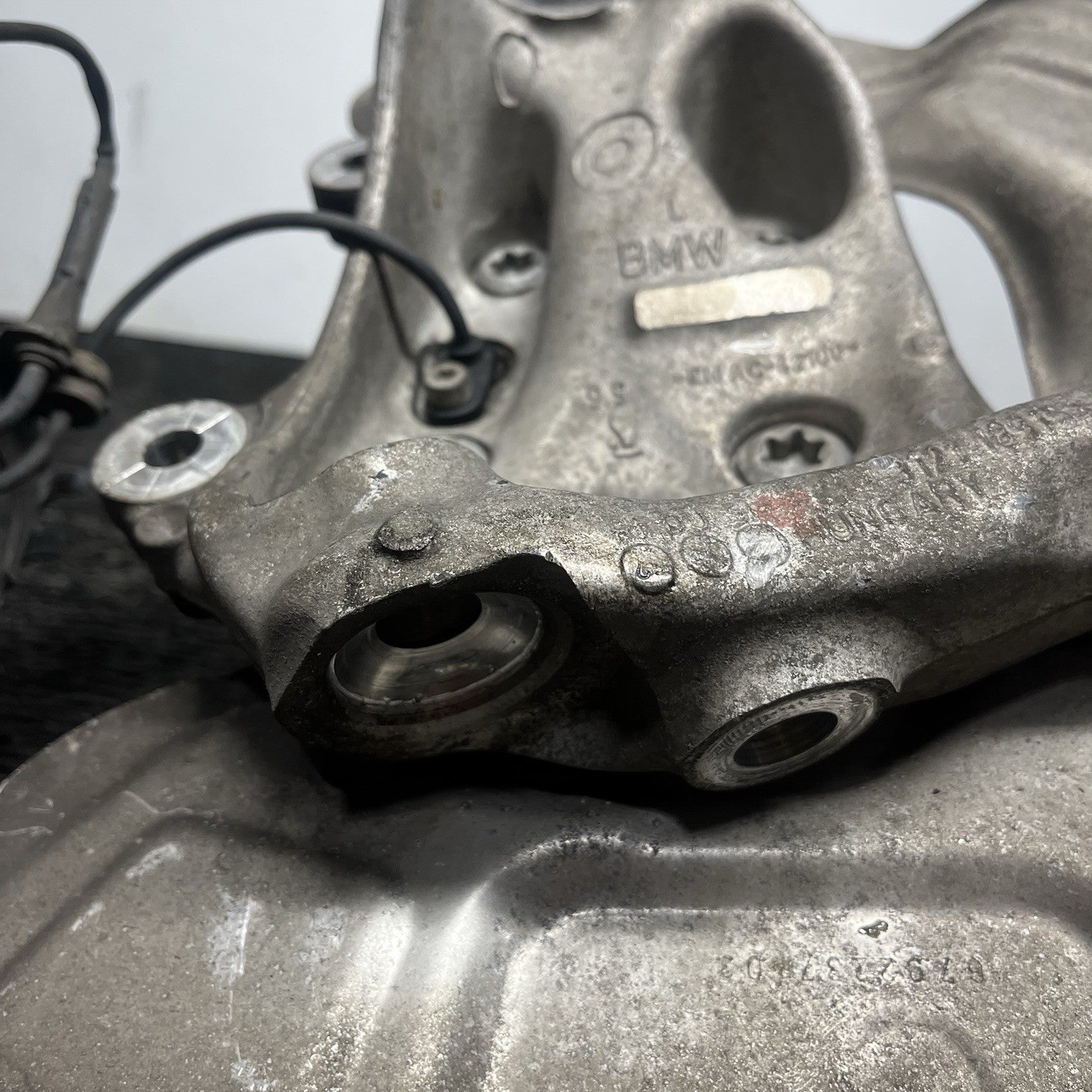☑️ 14-17 BMW F22 F23 M235i Front Left Driver Spindle Knuckle Hub RWD OEM