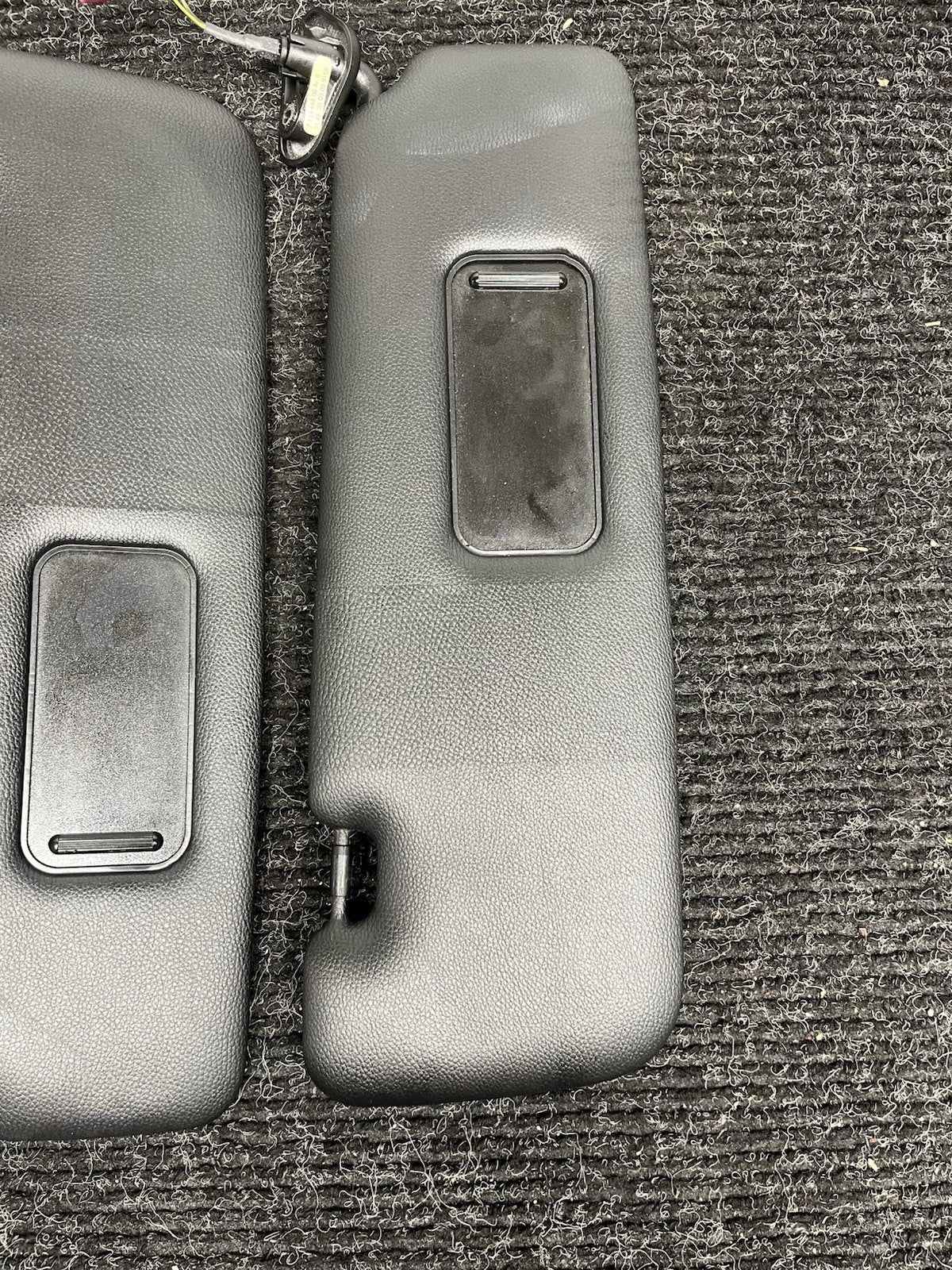 ☑️ 07-13 OEM BMW E88 E93 128 328 335 M3 Convertible Driver Passenger Visor SET