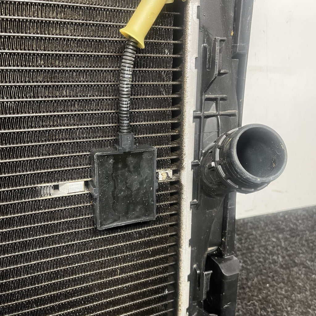 ☑️BMW E93 E92 E90 E82 328I N51 Engine Radiator Ac Condenser Assembly OEM