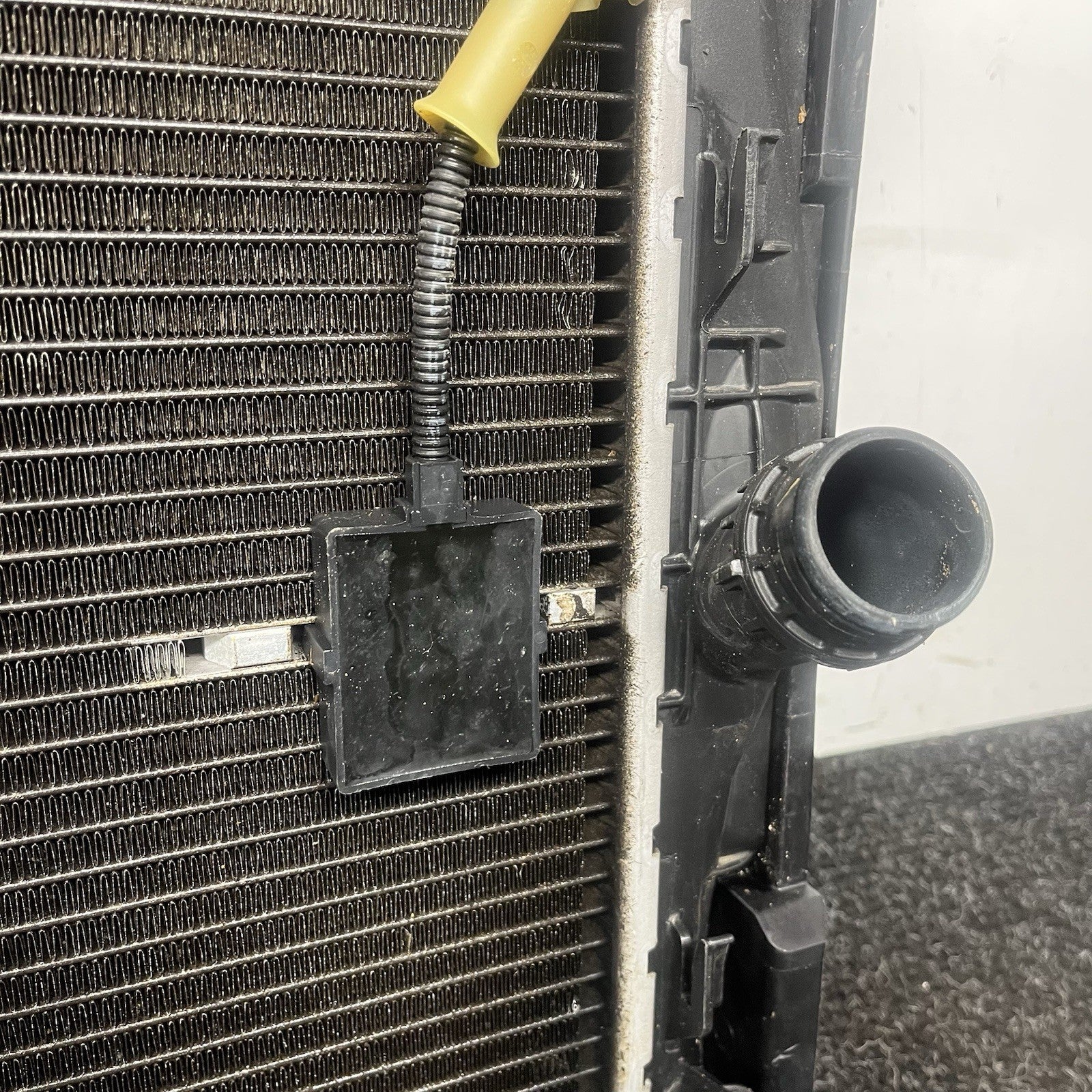 ☑️BMW E93 E92 E90 E82 328I N51 Engine Radiator Ac Condenser Assembly OEM