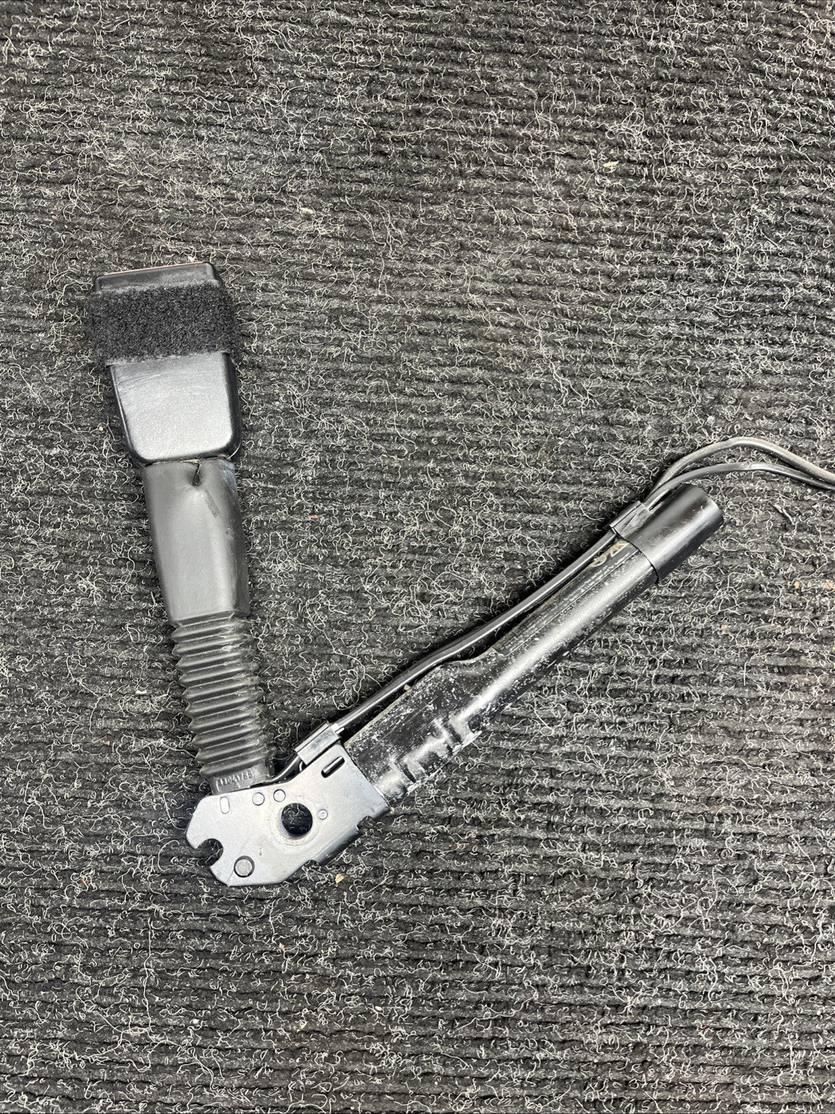 ☑️06-12 BMW 335i 325i 328i LH Left FRONT SeatBelt Tensioner Buckle OEM 721356304