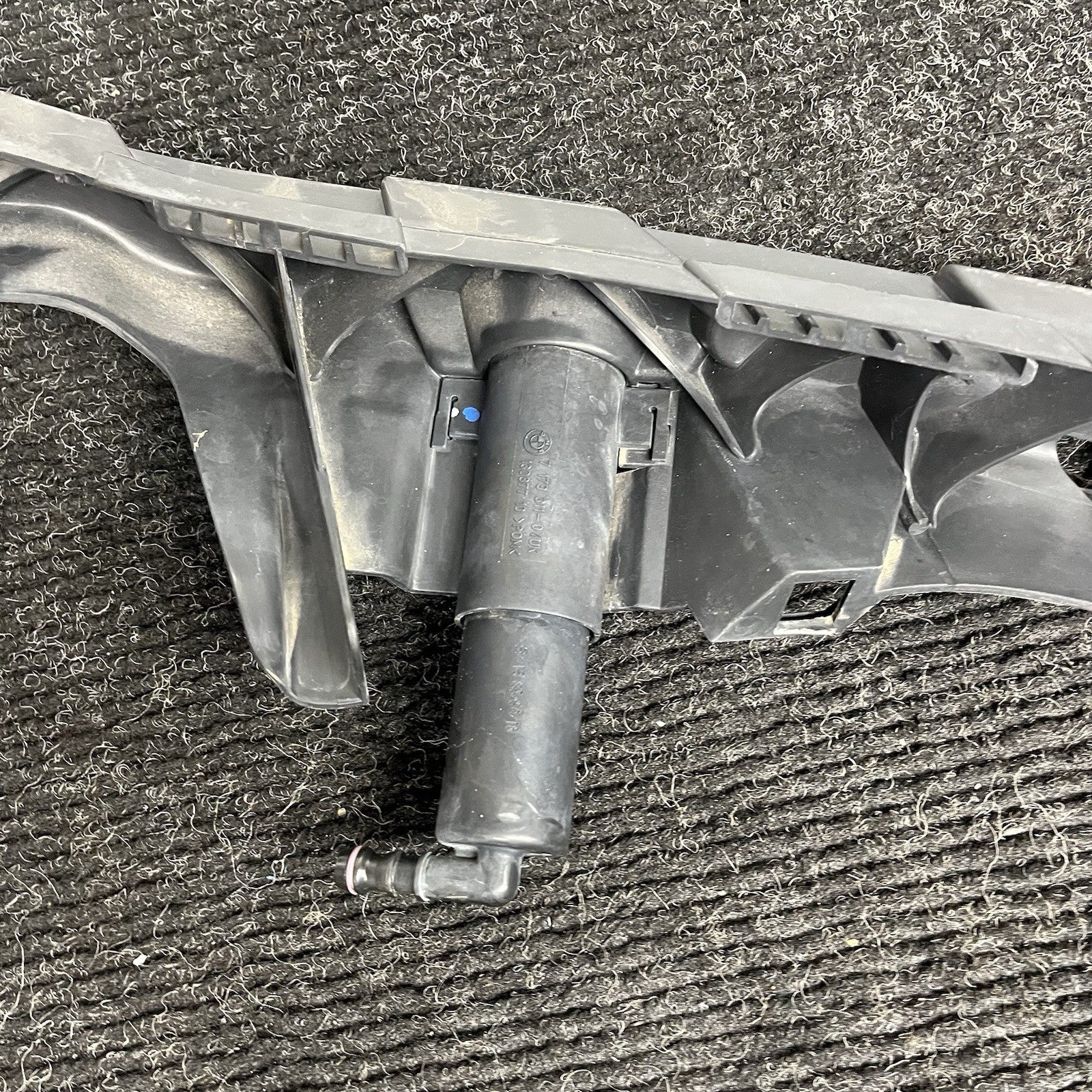 ☑️ 07-10 OEM BMW E92 E93 328 335 Right Passenger Headlight Bracket Carrier Mount