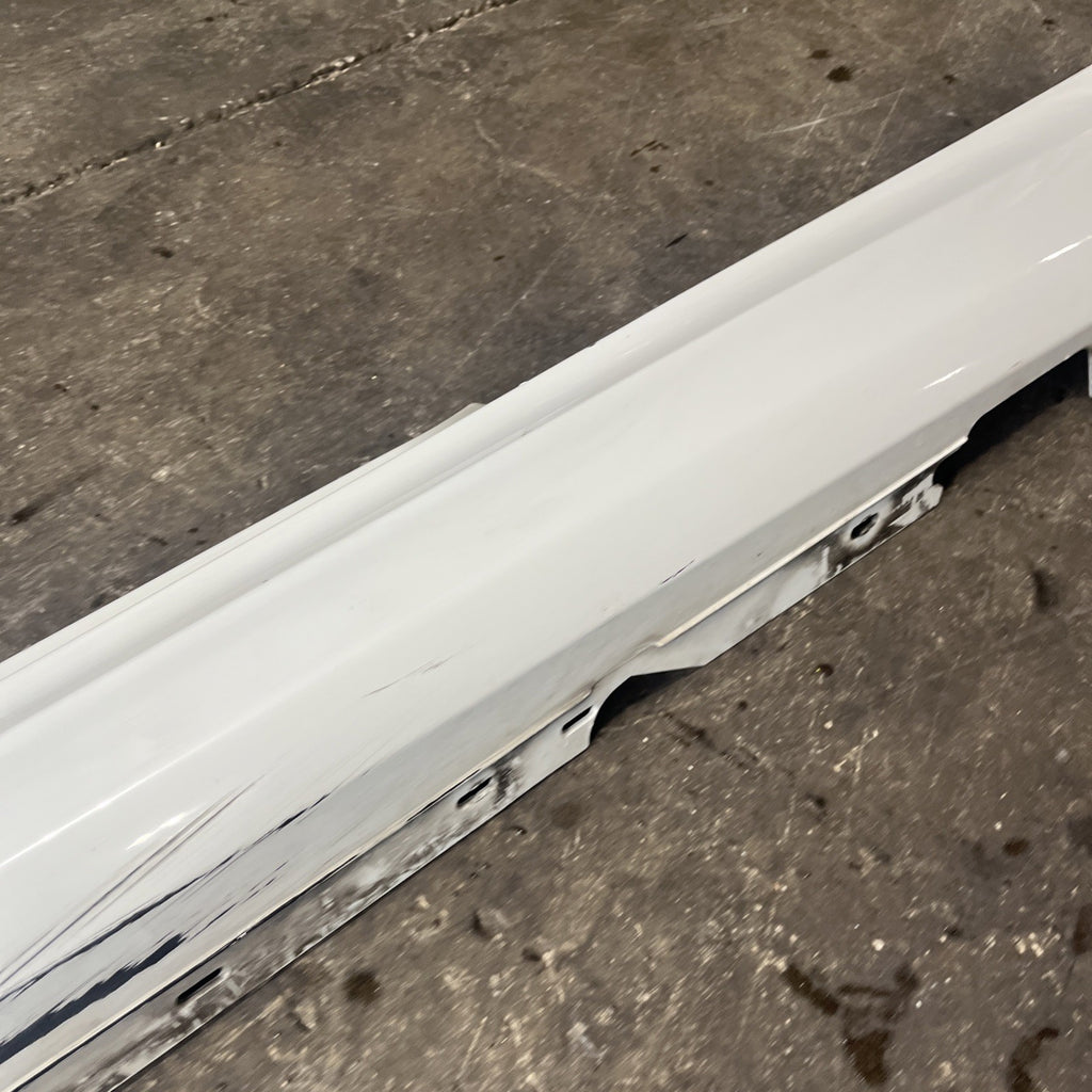 ☑️08-13 OEM BMW E88 E82 135 MSport Left Driver Side Skirt Rocker Panel White