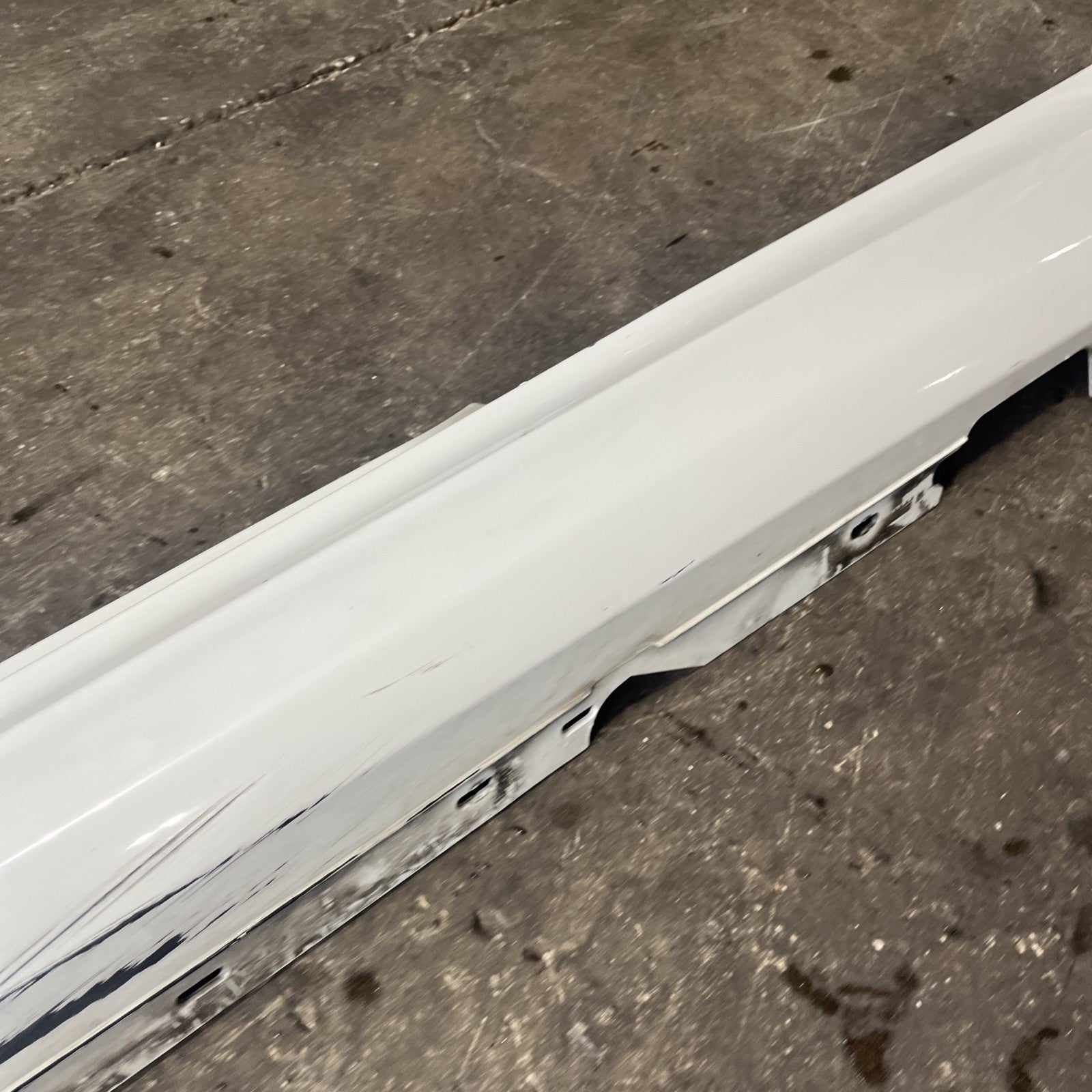 ☑️08-13 OEM BMW E88 E82 135 MSport Left Driver Side Skirt Rocker Panel White