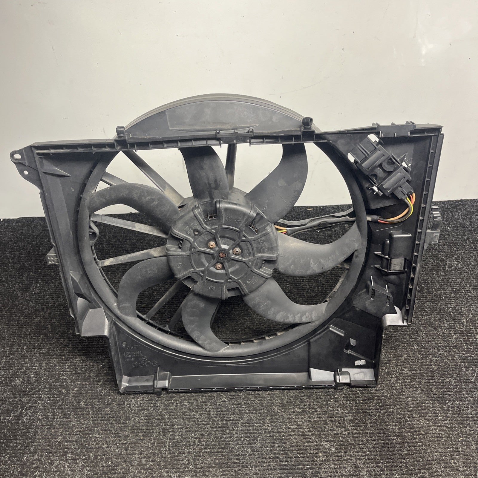 ☑️ 07-13 OEM BMW E88 E90 E92 N54 N55 Engine Radiator Cooling Auxiliary Fan 600W