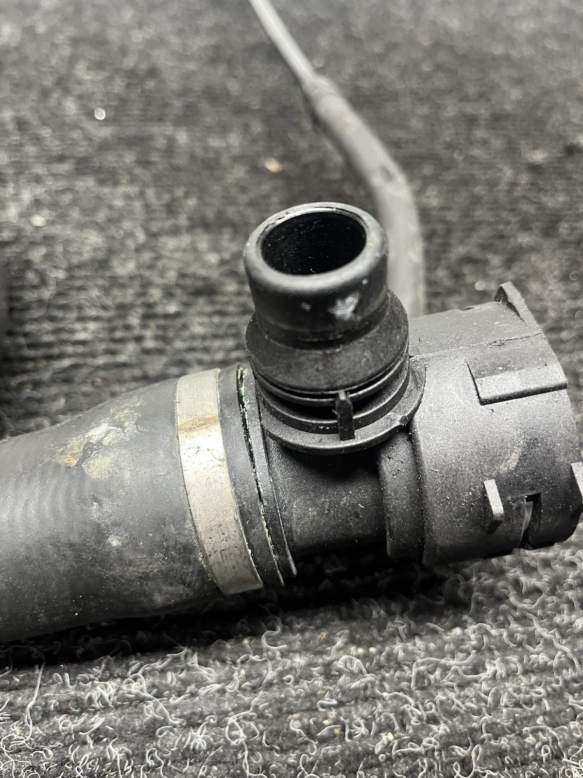 ☑️ BMW E88 E90 E92 135 335 N54 Upper Engine Radiator Coolant Hose Pipe Line OEM