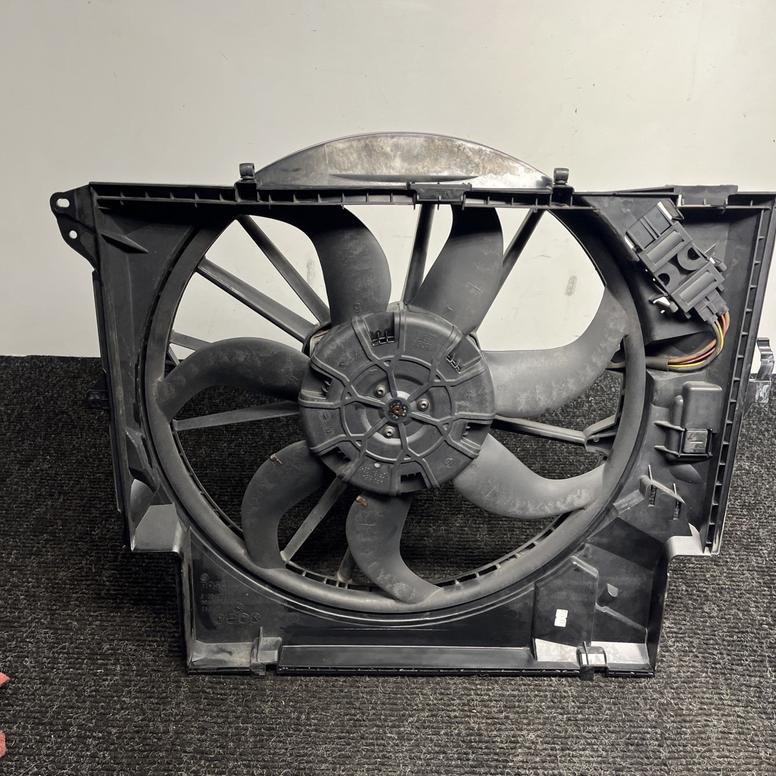 ☑️ 07-13 OEM BMW E88 E90 E92 N54 N55 Engine Radiator Cooling Auxiliary Fan 600W