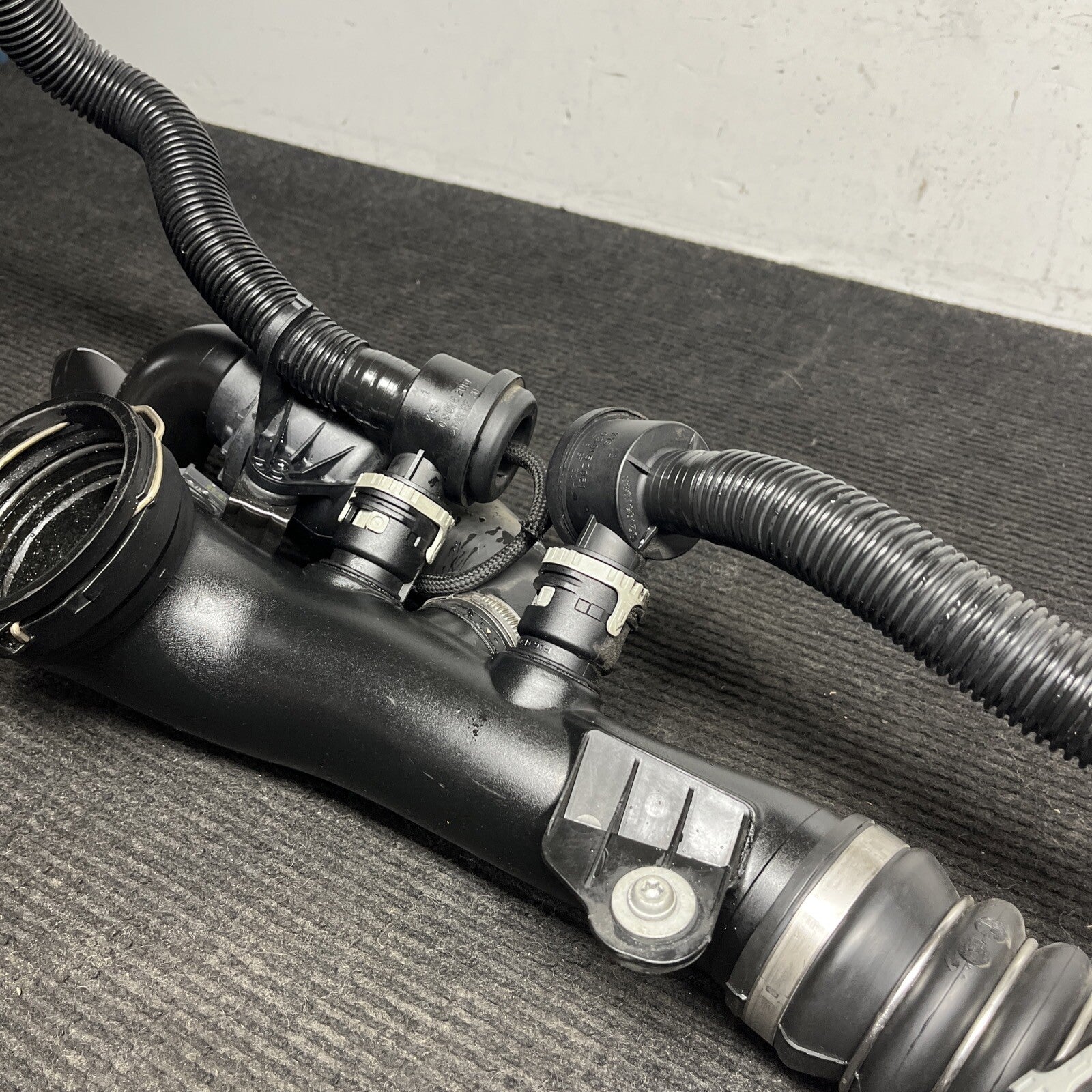 ☑️ 07-13 OEM BMW E90 E92 E93 Charge Pipe Diver Valves Induction Pipe Tract N54