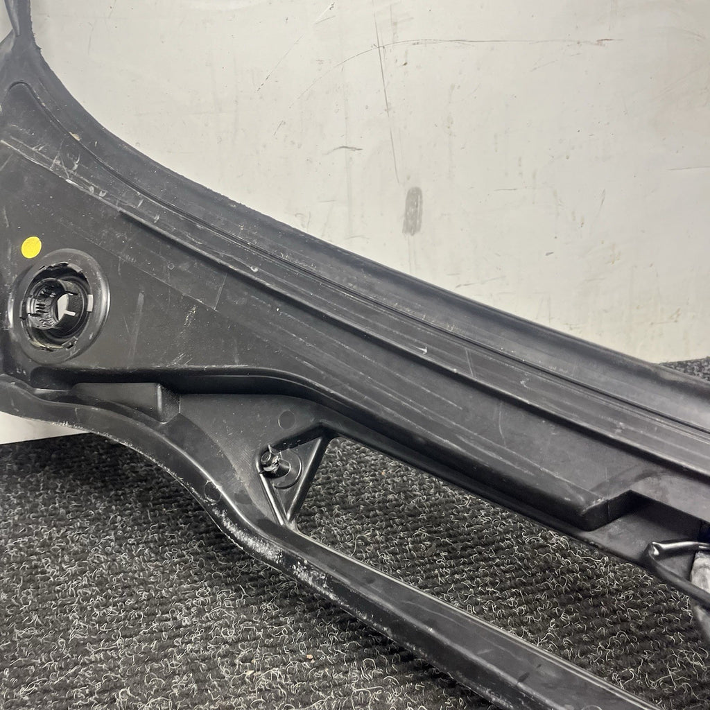 ☑️ 08-13 BMW E90 E92 E93 M3 OEM Front Windshield Wiper Cowl Panel Trim Cover OEM