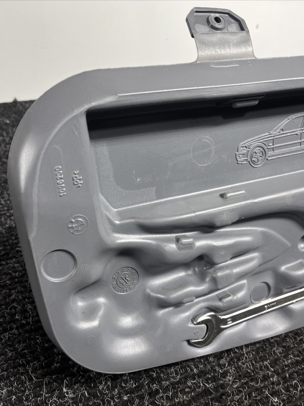 ☑️ 01-06 BMW E46 CONVERTIBLE SPARE TIRE TOOL KIT W CASE 1096200 OEM