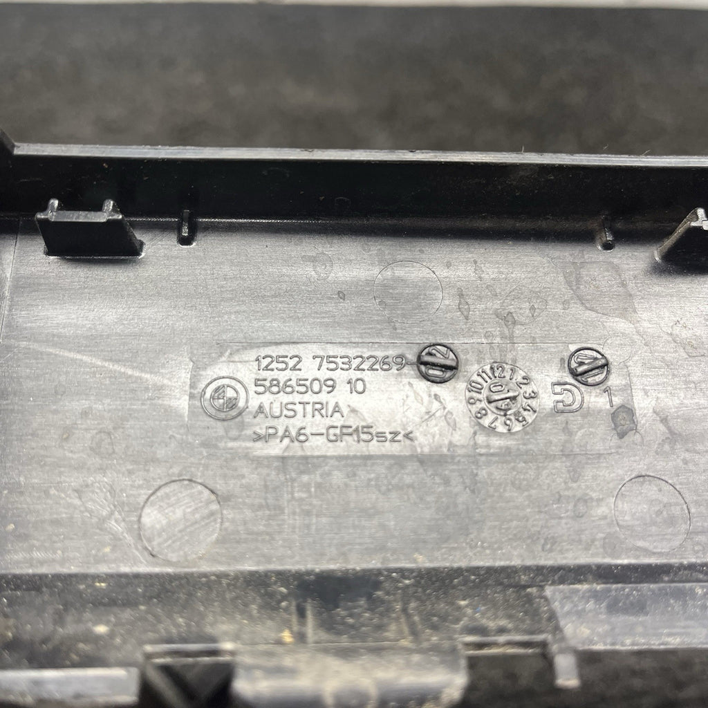 ☑️ 07-13 BMW 335i E92 E90 E93 Over Engine Upper Cable Duct Cover Channel 7532269