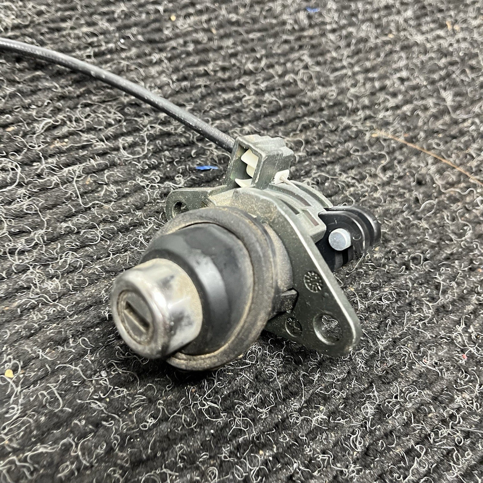 ☑️ BMW E46 M3 330i 325i 323i REAR TRUNK RELEASE LOCK LATCH MECHANISM OEM