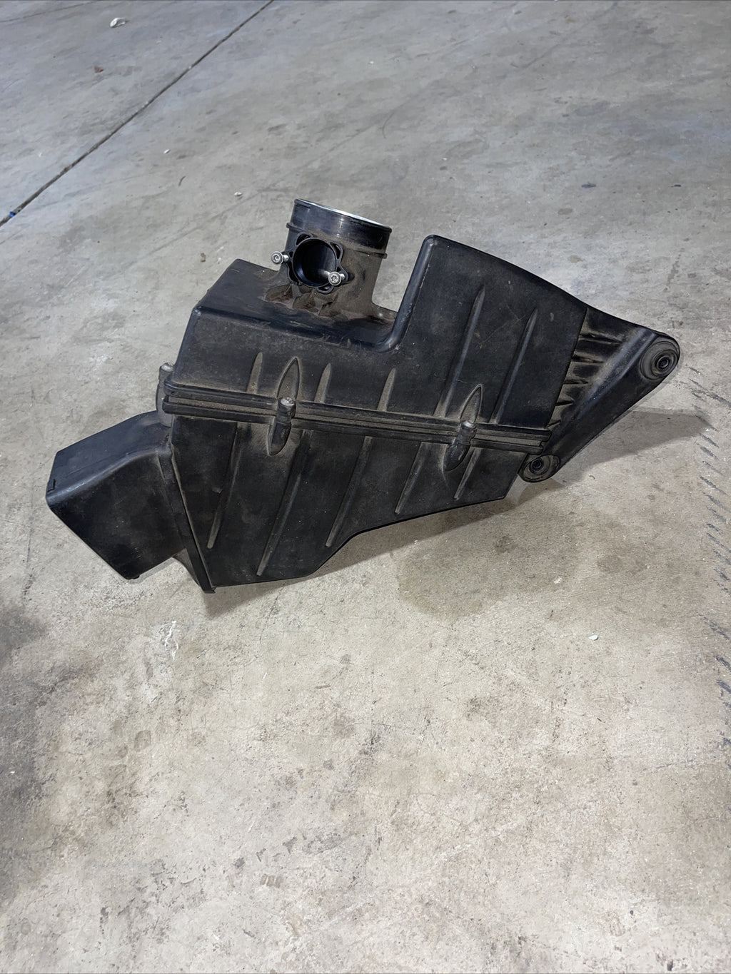 BMW AIR INTAKE MUFFLER CLEANER BOX BOOT 128i 328i 07-12