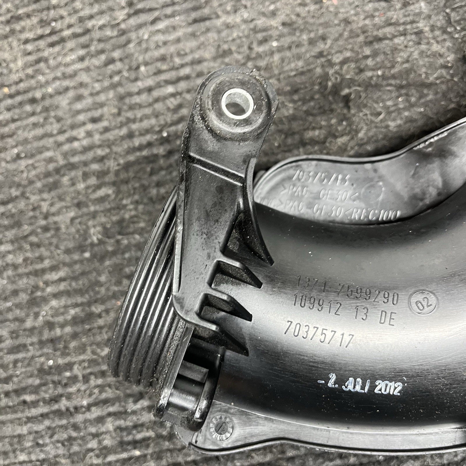 ☑️ 07-13 BMW E90 E92 335i Engine Air Intake Duct Hose Tube Pipe 13717599290 OEM