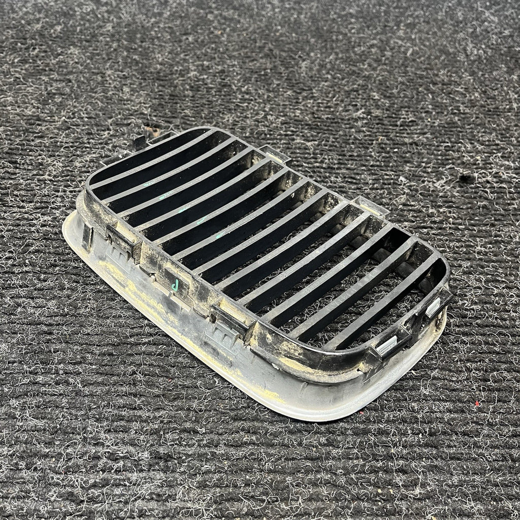 ☑️ 92-99 BMW E36 3 SERIES RIGHT PASSENGER SIDE KIDNEY VENT GRILLE PANEL TRIM OEM