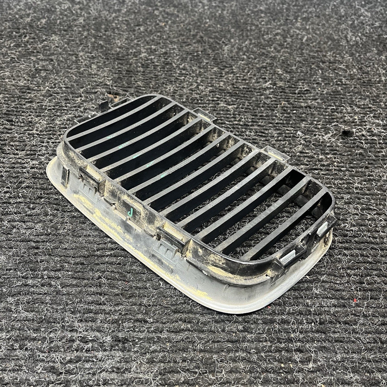 ☑️ 92-99 BMW E36 3 SERIES RIGHT PASSENGER SIDE KIDNEY VENT GRILLE PANEL TRIM OEM