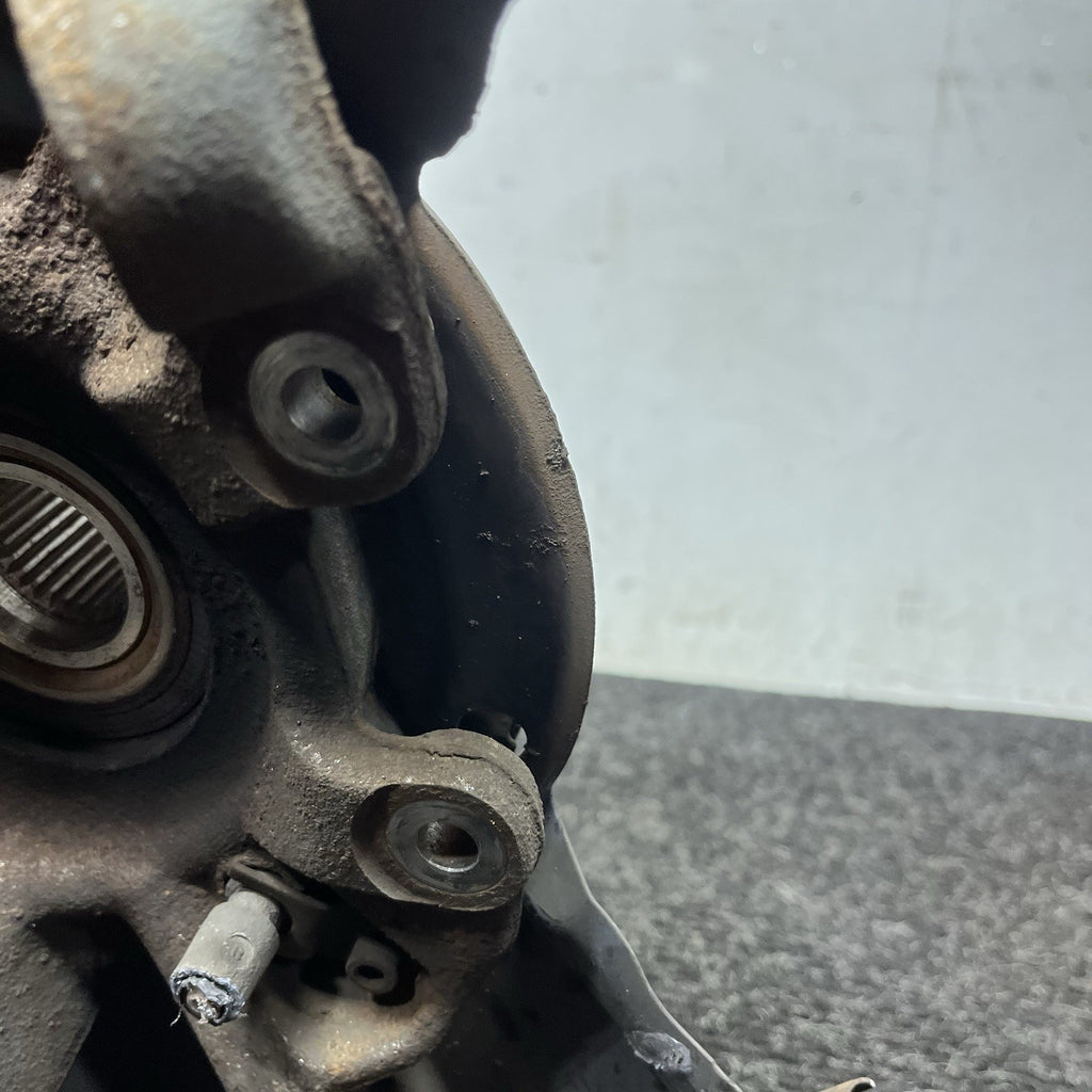 ☑️ 07-13 BMW E82 E88 E90 E92 E93 Rear Driver Hub Spindle Bearing Knuckle OEM