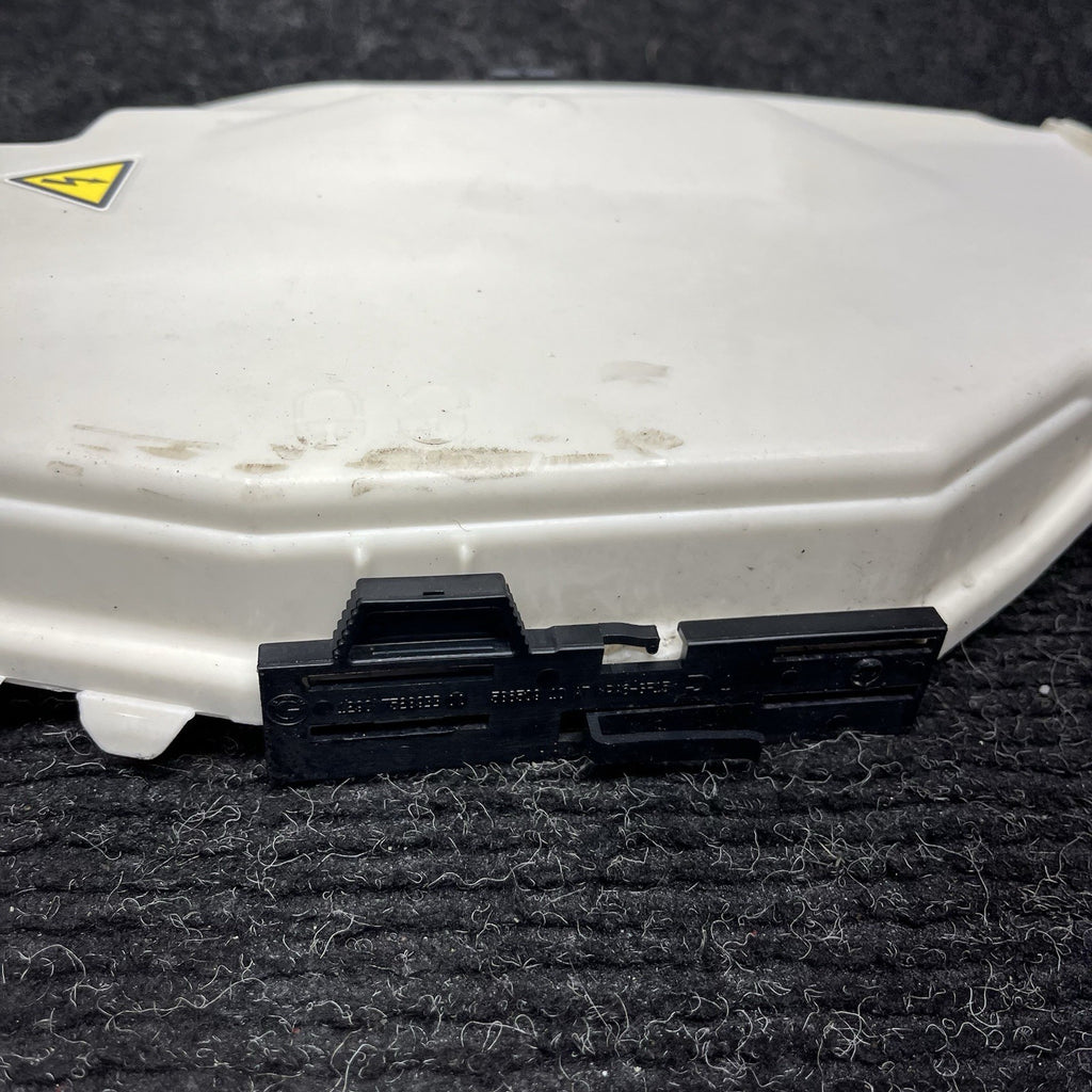 ☑️ BMW E88 E82 E90 E92 E84 DME ECU Electronic Computer Box Top Cover Housing OEM