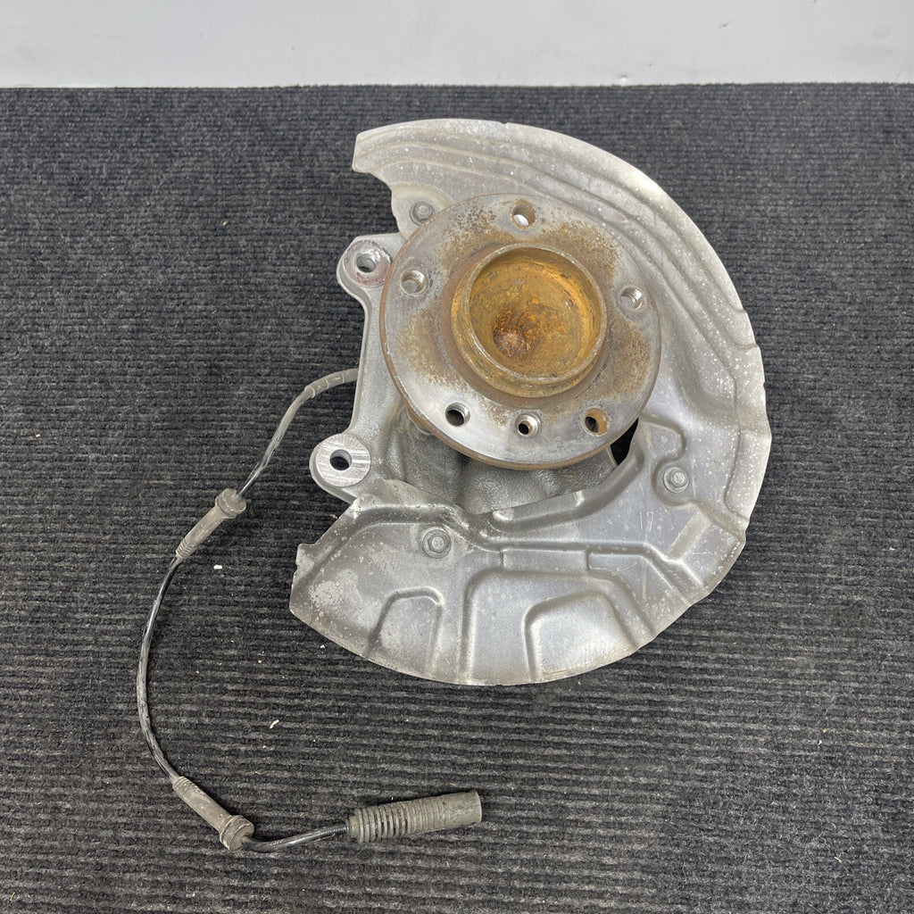 2007 - 2013 BMW 335i 328i E92 E90 Coupe Sedan Front Right Knuckle Hub OEM RWD
