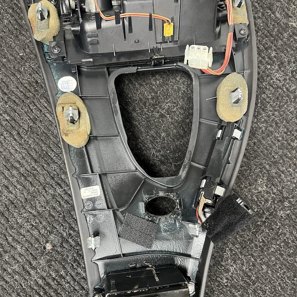 ☑️ 08-10 BMW E93 M3 Convertible DCT Center Console Leather Trim Cover OEM
