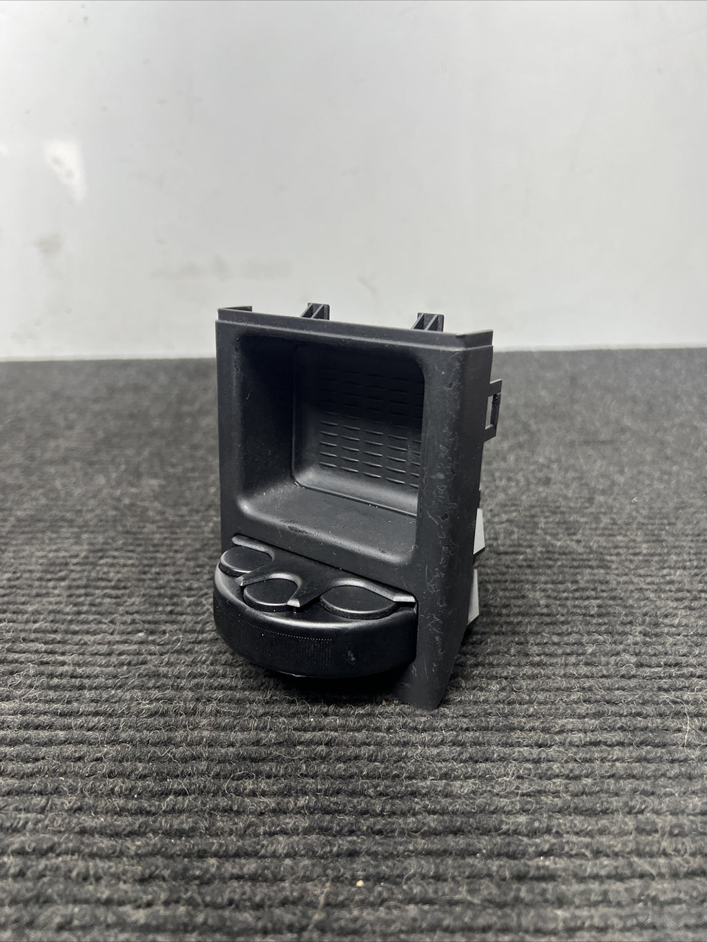 ☑️ BMW E46 NEW GENUINE CENTER CONSOLE STORAGE TRAY BLACK COIN BOX 8248505 99-05