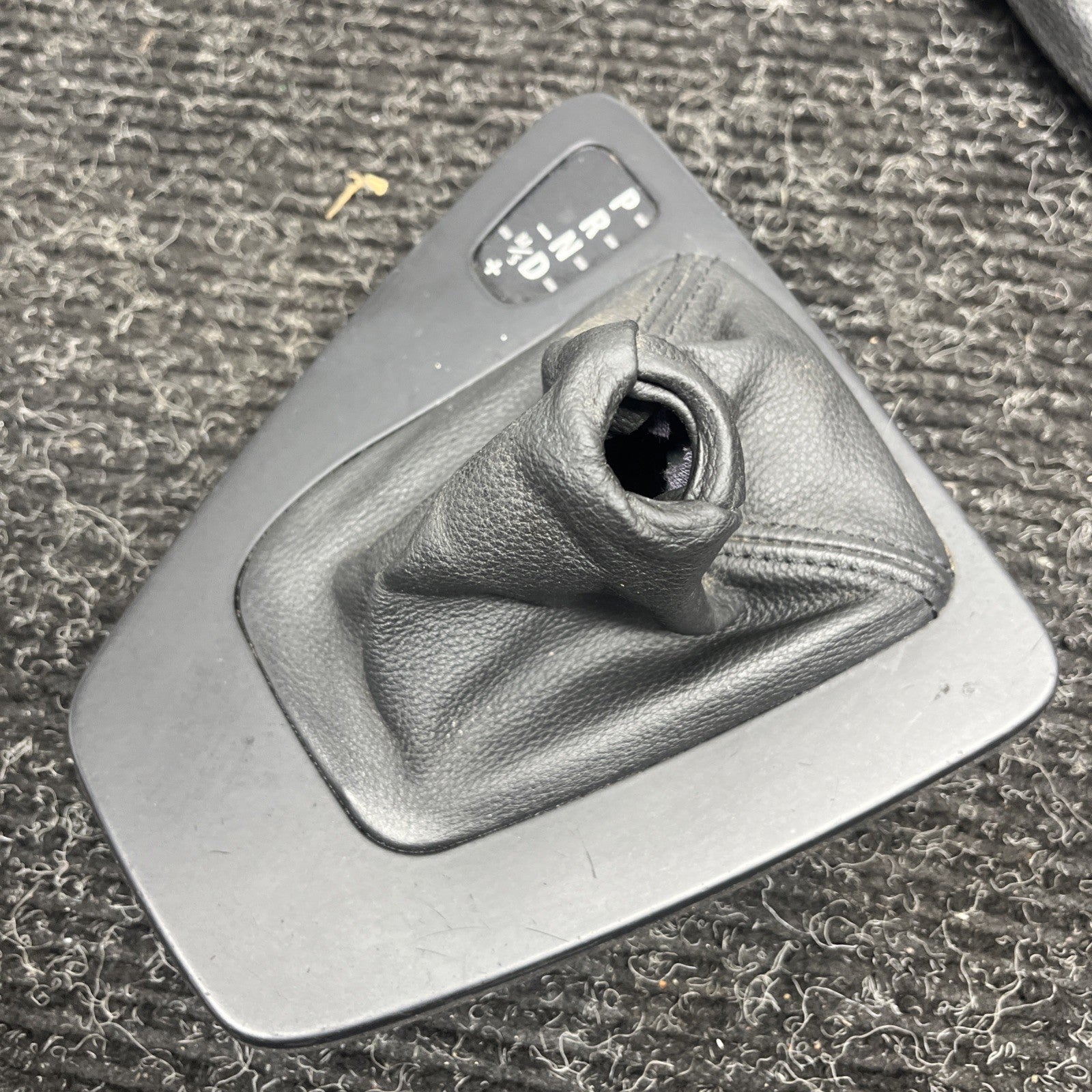 ☑️ 06-13 BMW E92 E90 GEAR SHIFTER TRIM BEZEL AUTO W/CLEAN SHIFT KNOB OEM