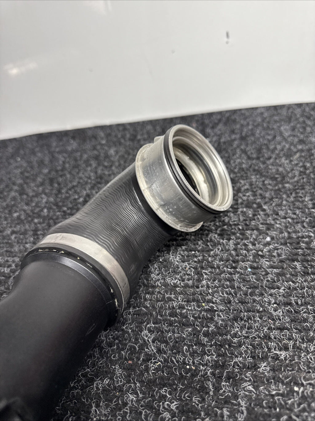 ☑️ 07-13 Bmw E90 135 335 Left Side Intercooler Charge Pipe Intake Pipe Tube Oem