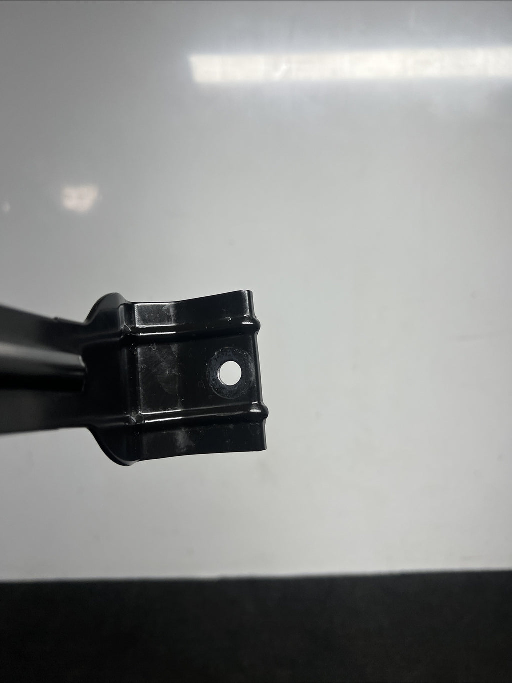 ☑️ 2011-2016 BMW 535I F10 BATTERY HOLD DOWN STRAP SUPPORTHOLDER BRACKET OEM