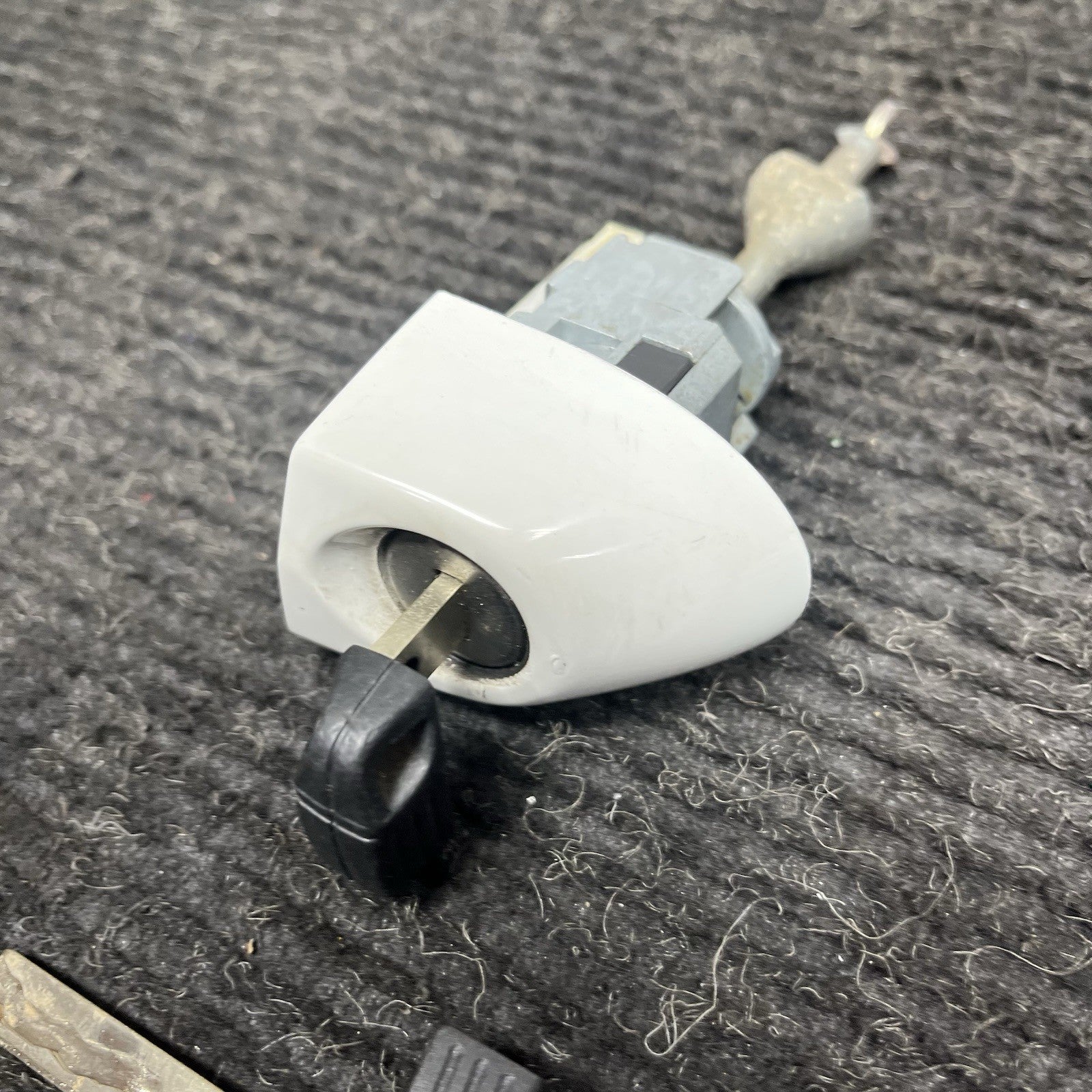 ☑️ 2008-2013 BMW E82 E88 135 Exterior Driver Door Handle Key Lock Set White OEM