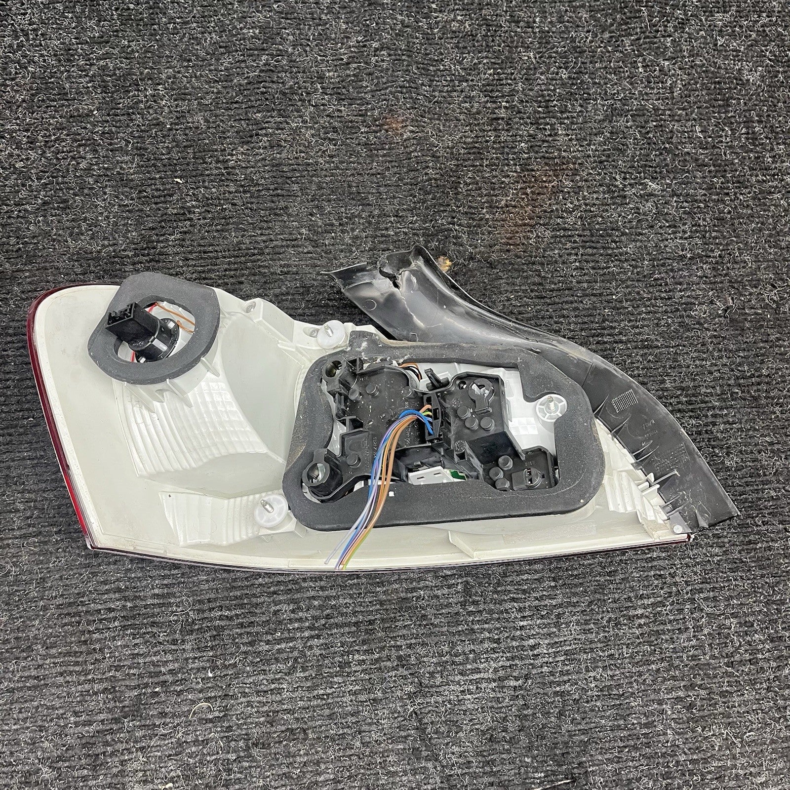 ☑️ 2011-2013 BMW 1-Series E82 E88 135i LCI Right Passenger LED Tail Light OEM