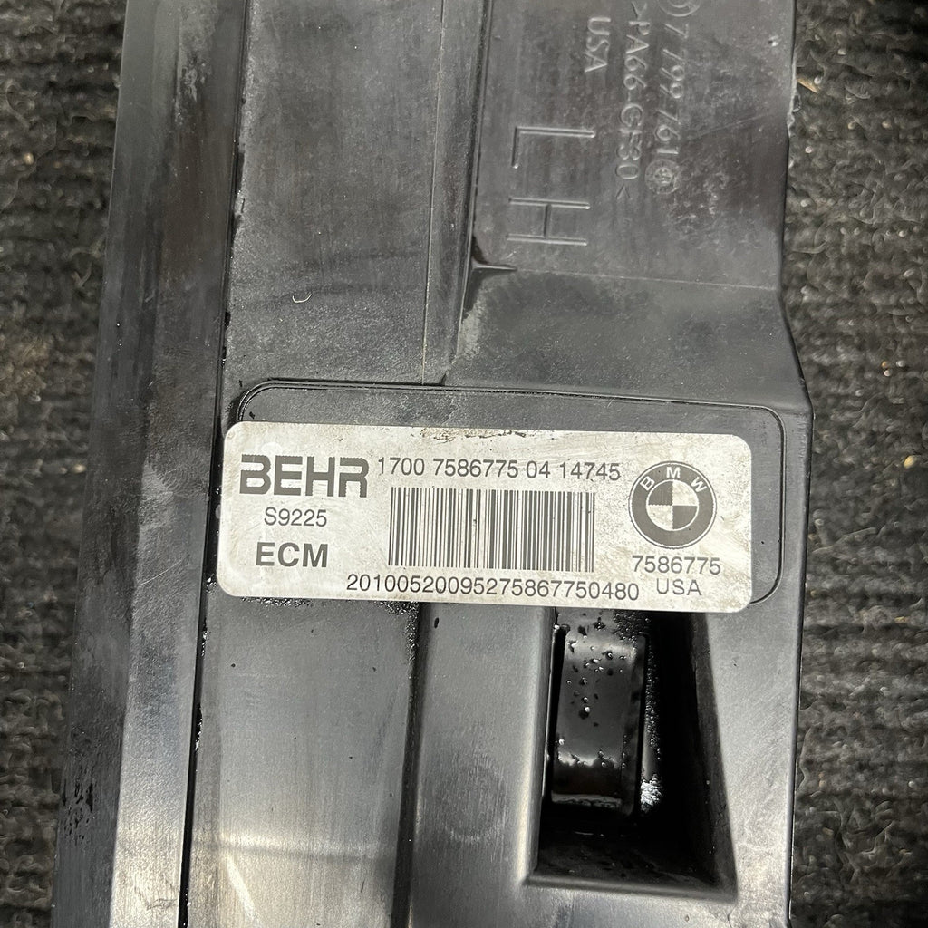 ☑️ BMW OEM X5 X6 E71 E70 2007-13 RADIATOR FAN COVER HOUSING PLASTIC CARRIER PAIR