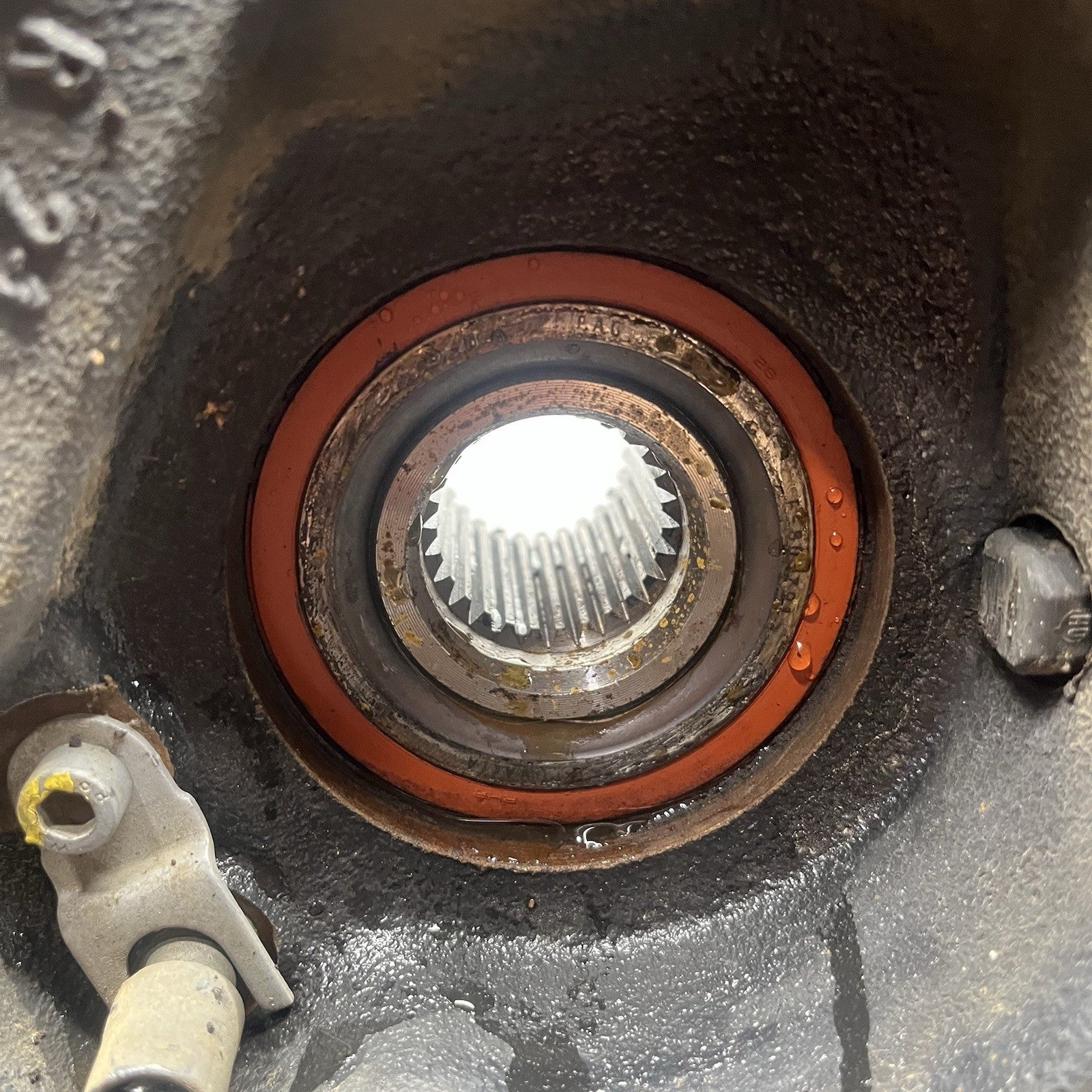 ☑️ 09-11 BMW 328i 335i Sedan Right Rear Spindle Knuckle Hub 33326783668 OEM