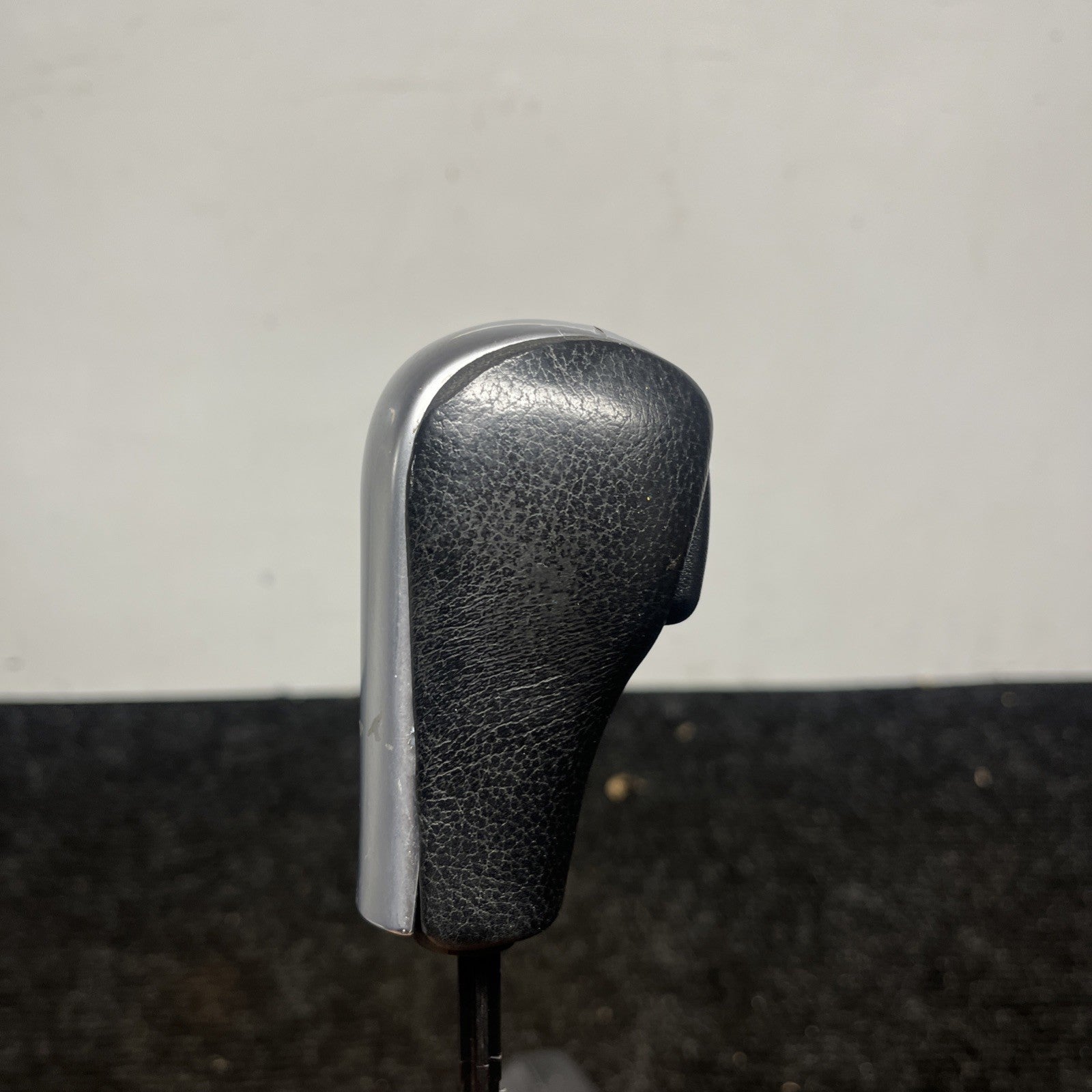 ☑️ 06-13 BMW E92 E90 GEAR SHIFTER TRIM BEZEL AUTO W/CLEAN SHIFT KNOB OEM