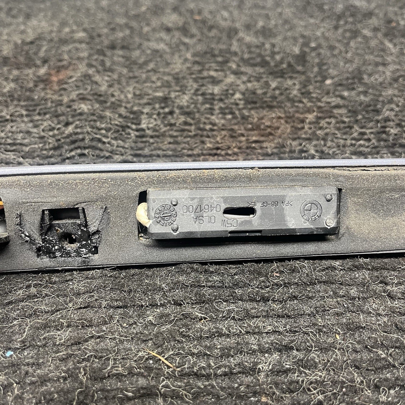 ☑️ 04-06 BMW E46 325Ci 330Ci Convertible Trunk Lid Handle Trim License Light OEM