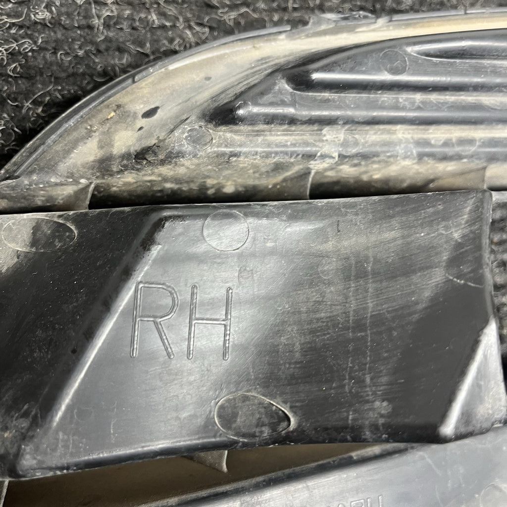 ☑️ 17-20 SUBARU BRZ PASSENGER RIGHT FOG LIGHT FOG LAMP TRIM PLASTIC INSERT OEM