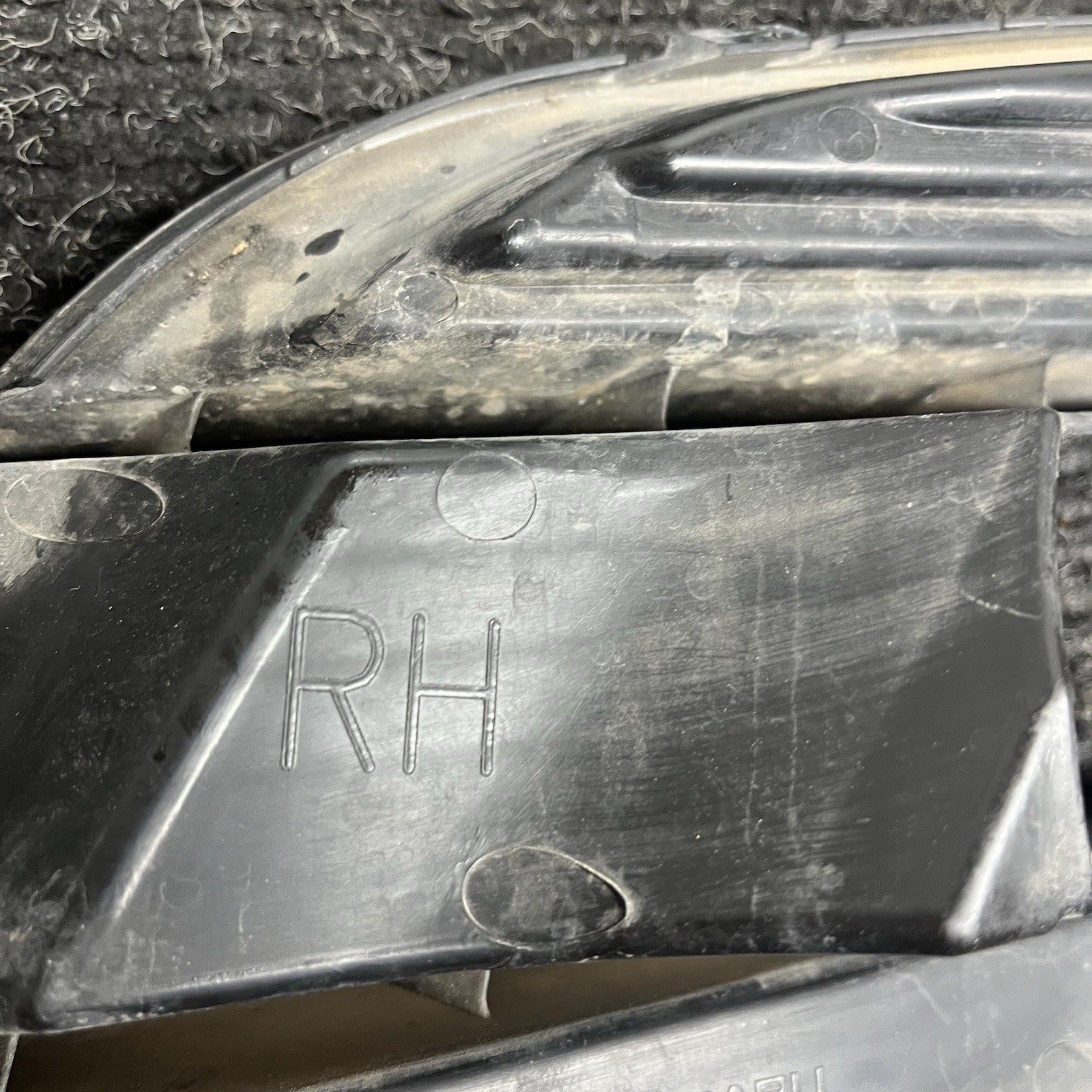 ☑️ 17-20 SUBARU BRZ PASSENGER RIGHT FOG LIGHT FOG LAMP TRIM PLASTIC INSERT OEM