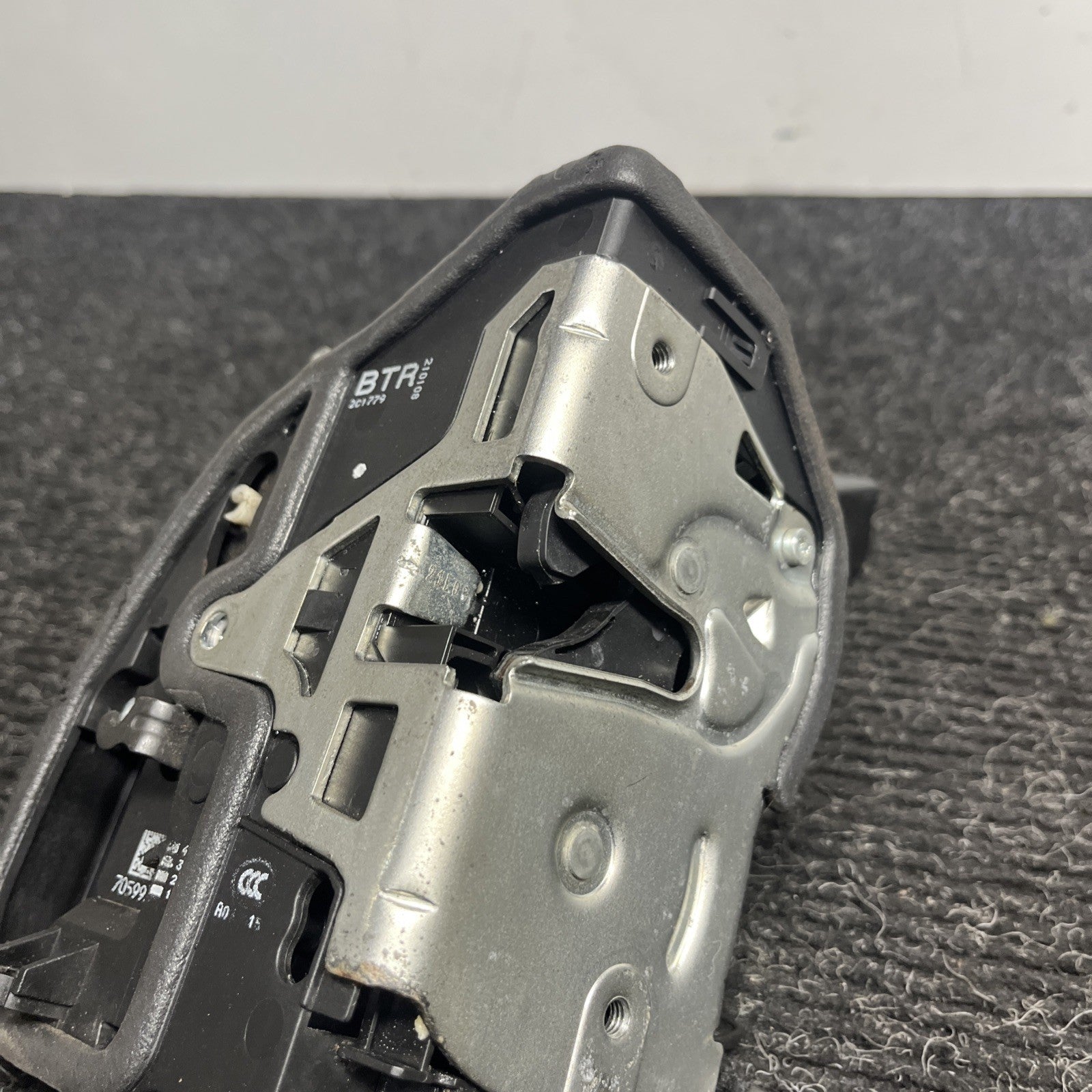 ☑️ OEM BMW E82 E90 F23 F30 F32 E60 F01 M4 X6 REAR RIGHT Door Lock Latch Actuator