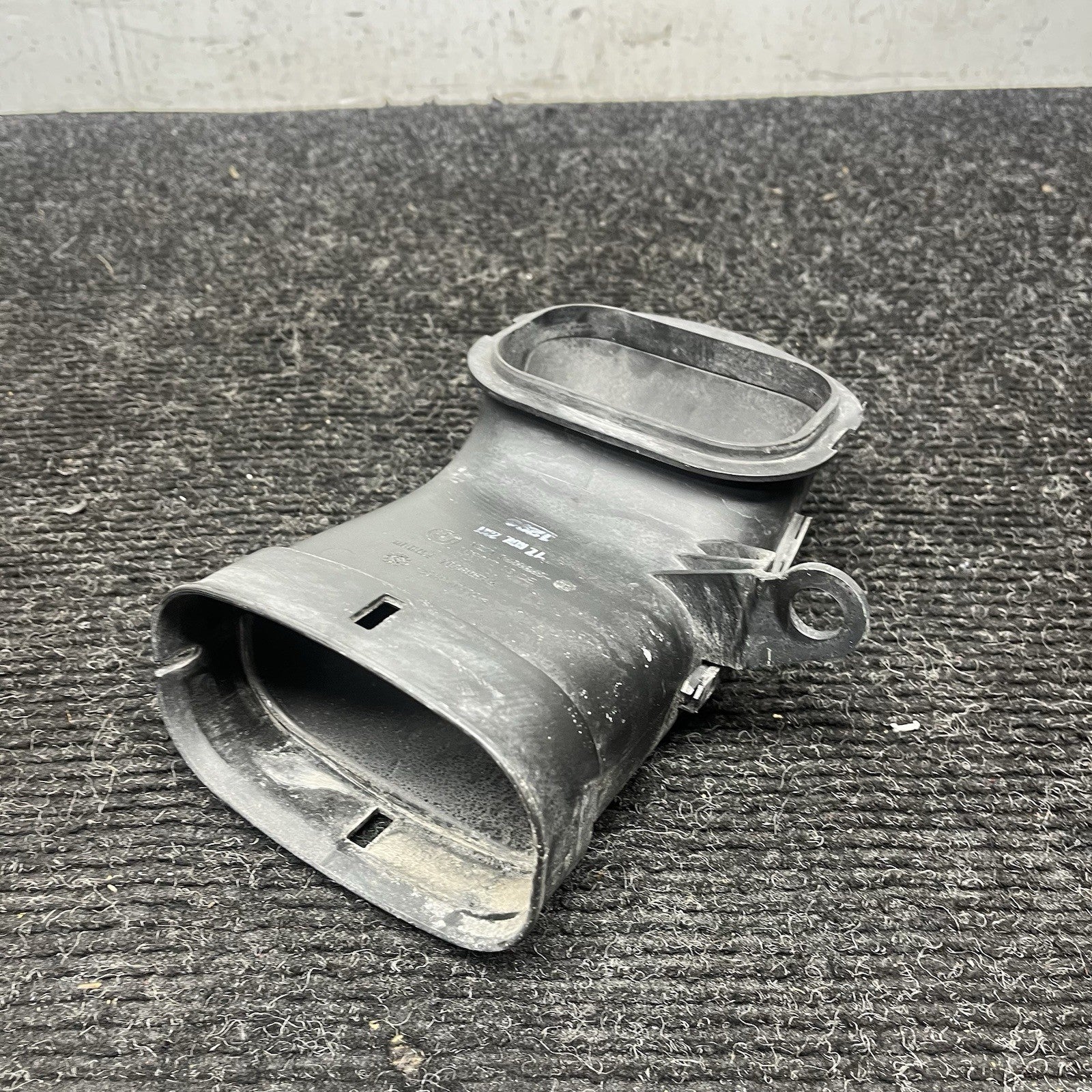 2011-18 BMW X3 F25 Xdrive28i 2.0L Air Intake Hose Duct OEM 7601869