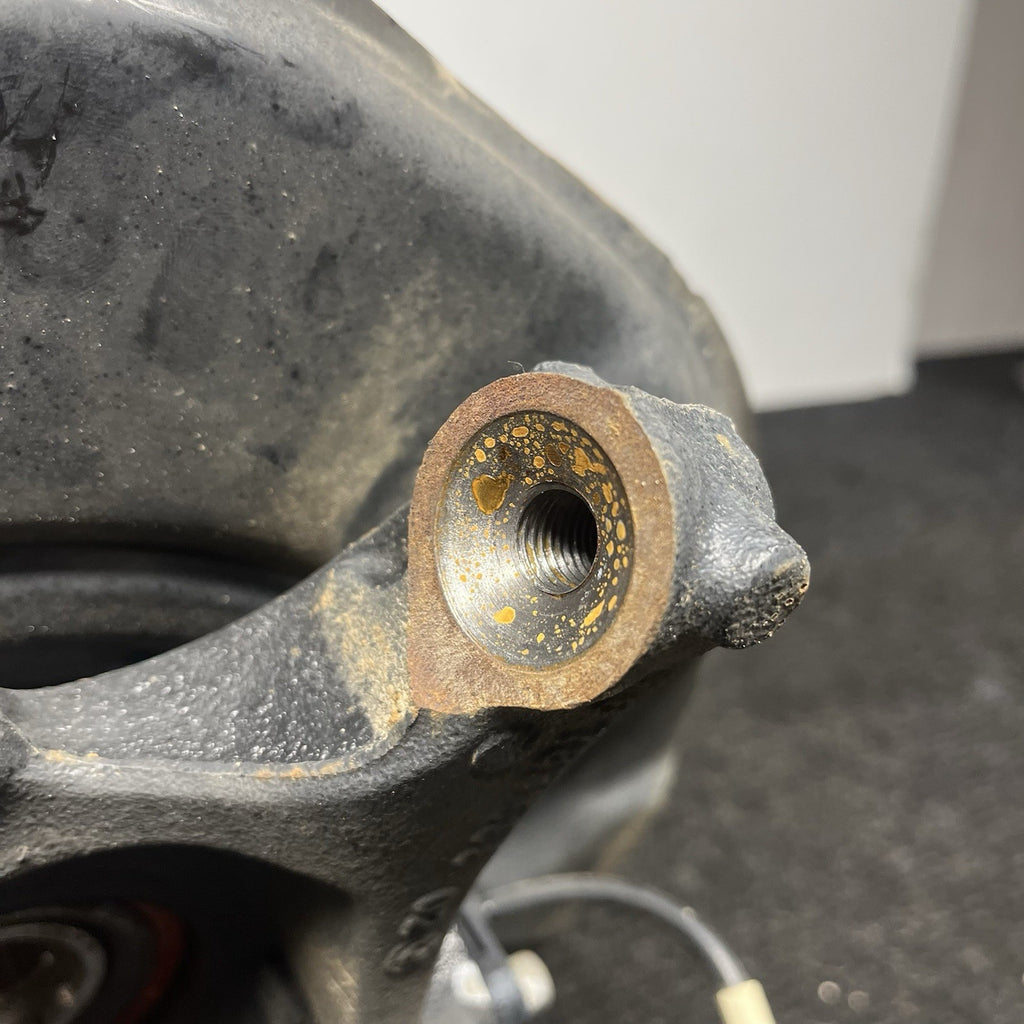☑️ 09-11 BMW 328i 335i Sedan Right Rear Spindle Knuckle Hub 33326783668 OEM