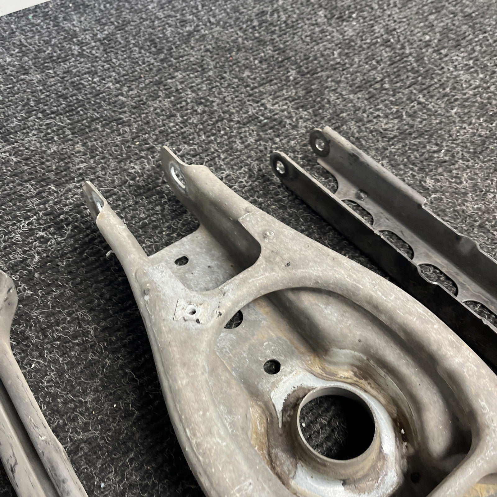 ☑️ OEM BMW E82 E90 E92 Rear Left Lower Upper Suspension Control Arm Wishbone SET