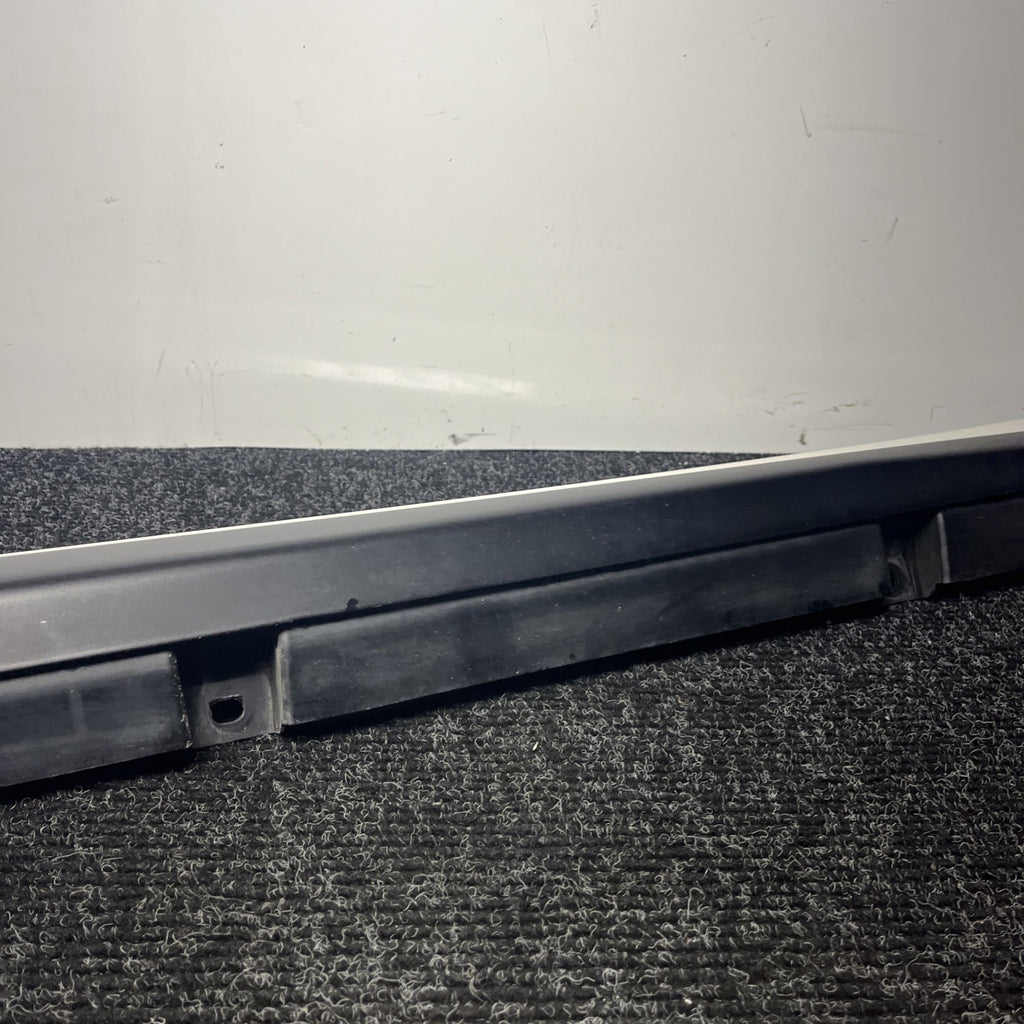 ☑️ 2014 - 2024 MASERATI GHIBLI RIGHT SIDE ROCKER MOLDING COVER PANEL OEM WHITE
