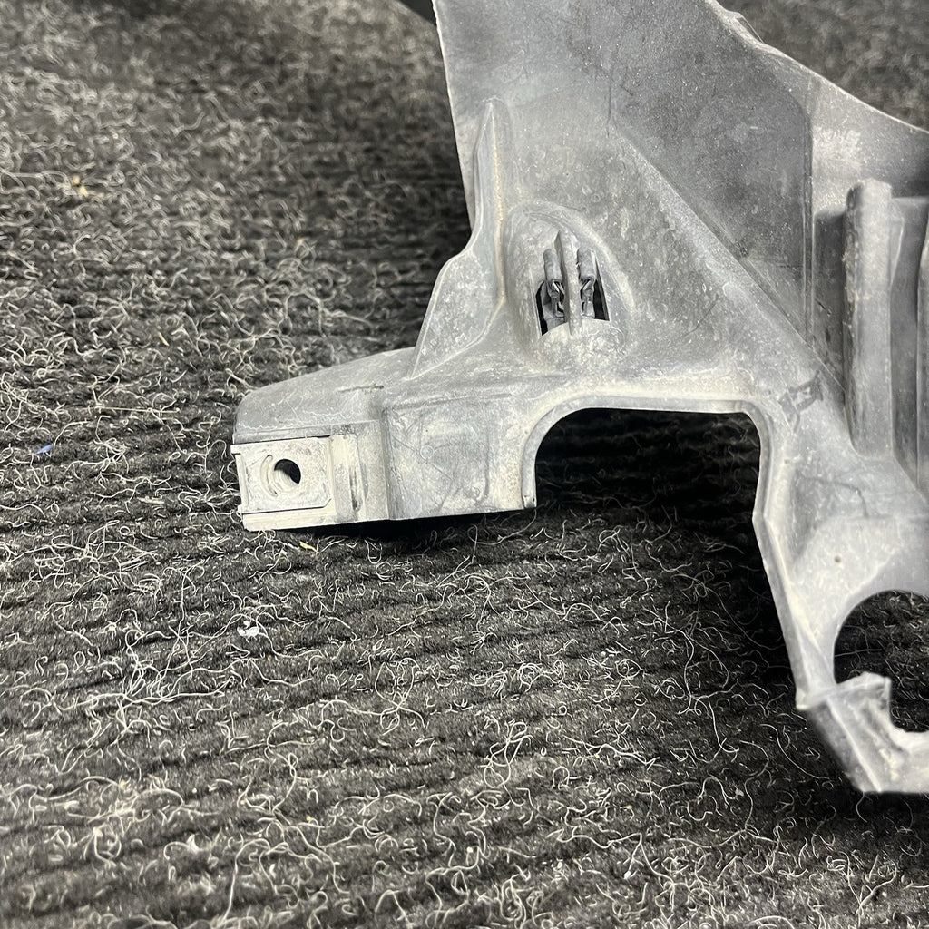 ☑️ 08-13 BMW E82 E88 135 Right Passenger Headlight Arm Bracket Mount